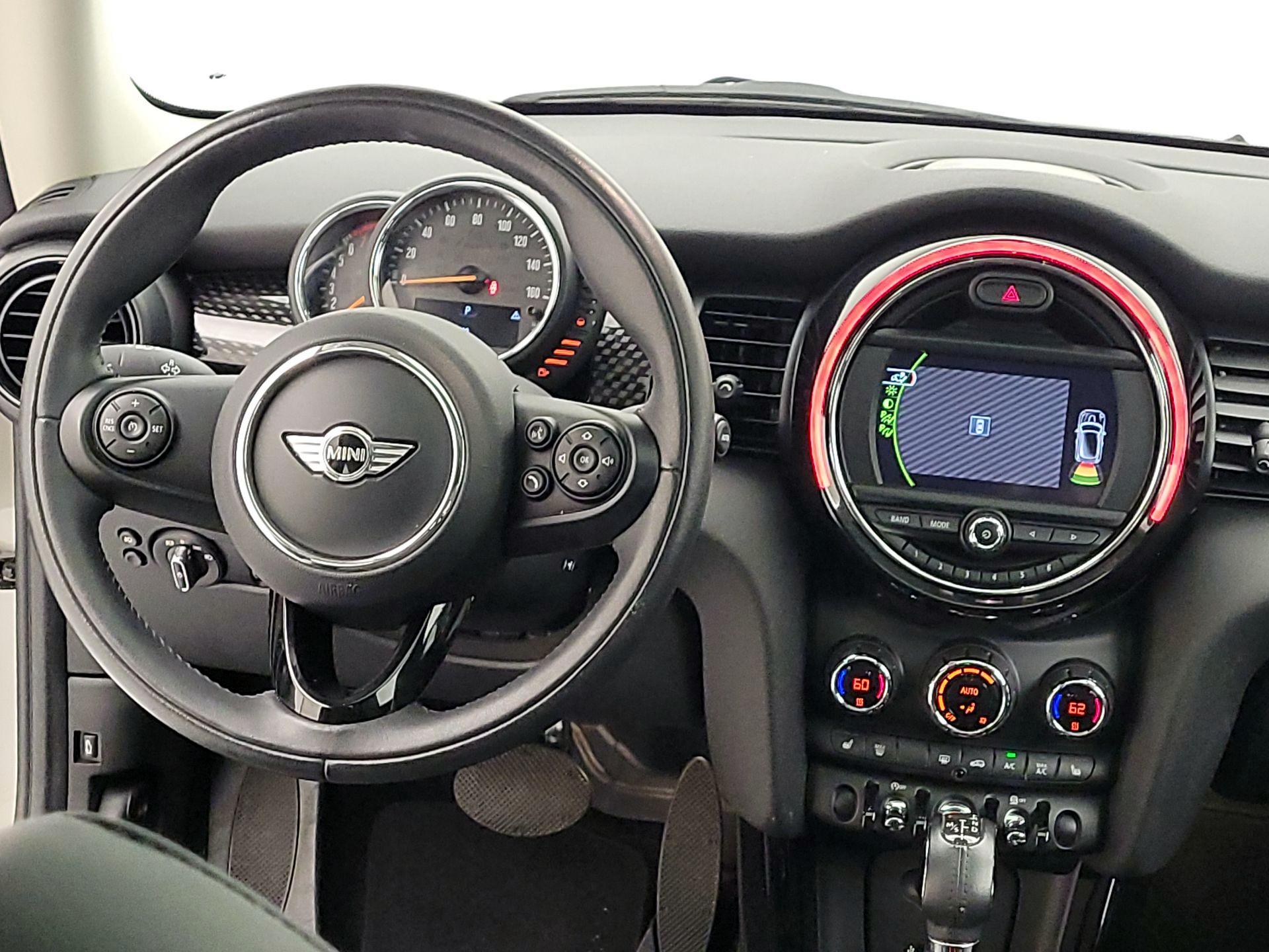 Thumbnail: 2017 MINI Cooper Hardtop - 10