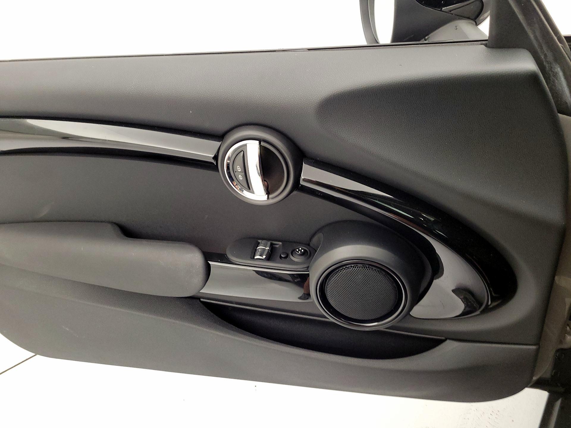 Thumbnail: 2017 MINI Cooper Hardtop - 12