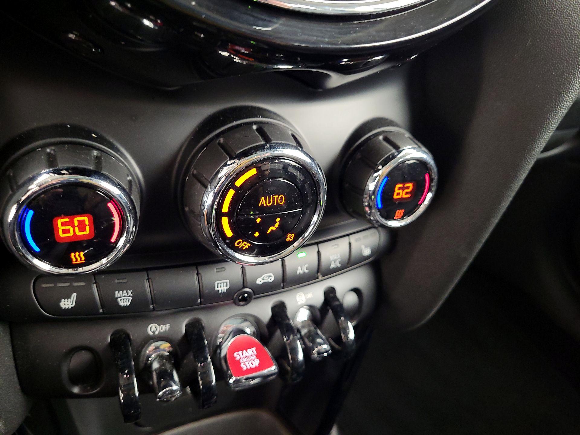 Thumbnail: 2017 MINI Cooper Hardtop - 16