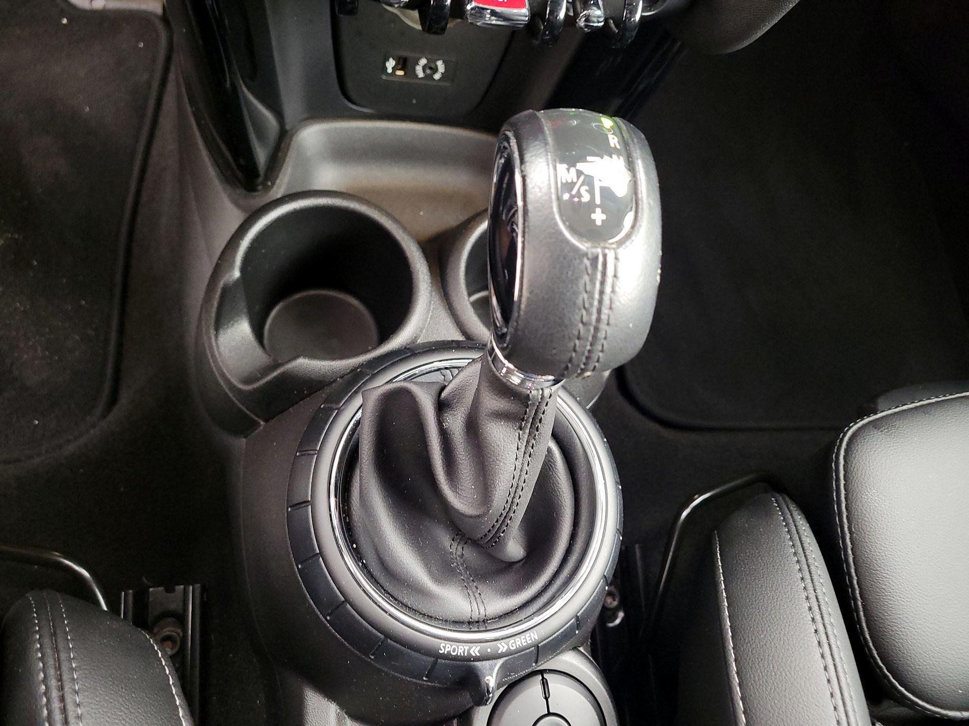 Thumbnail: 2017 MINI Cooper Hardtop - 17