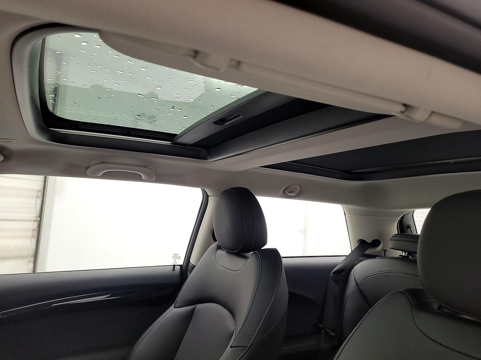 Thumbnail: 2017 MINI Cooper Hardtop - 19