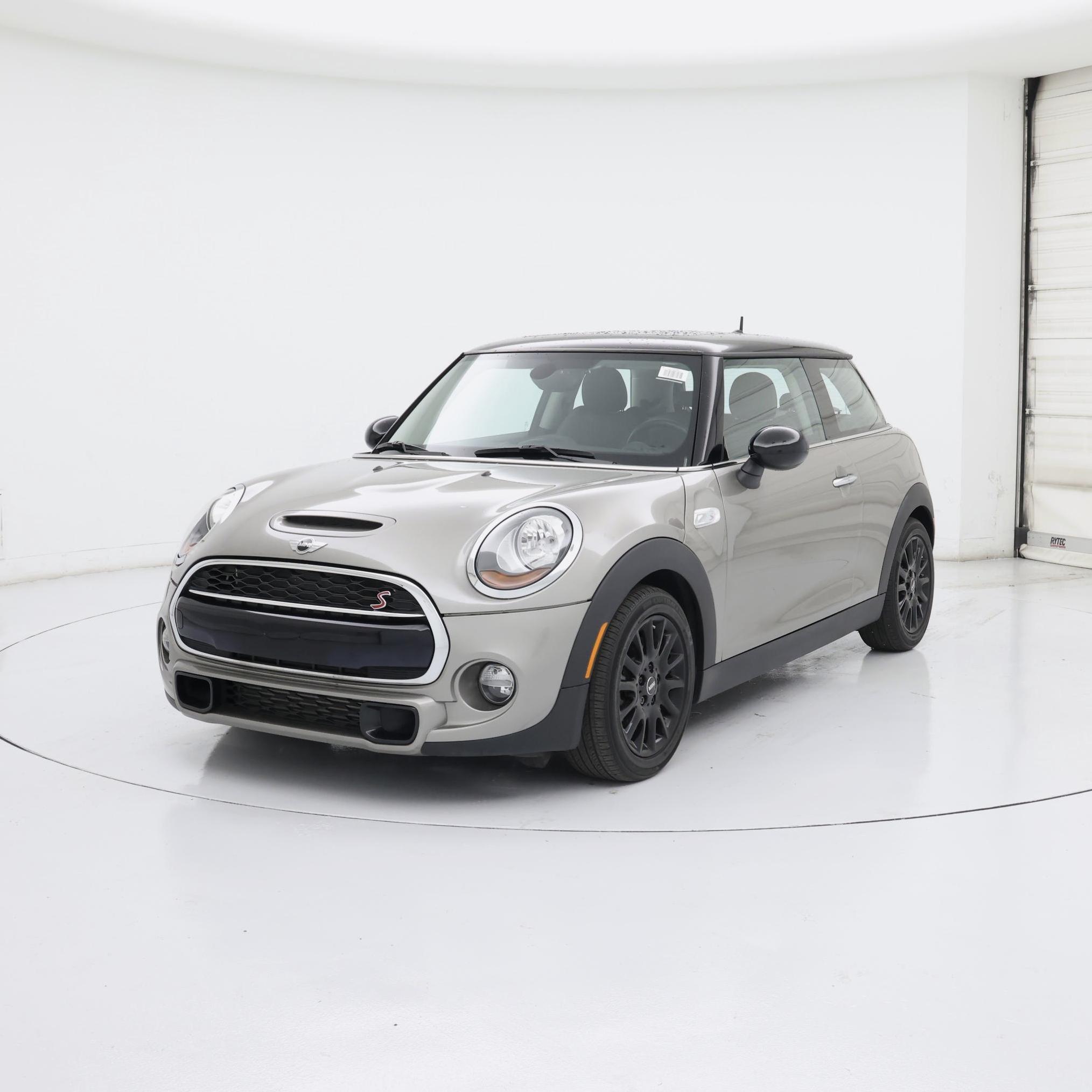 Thumbnail: 2017 MINI Cooper Hardtop - 4