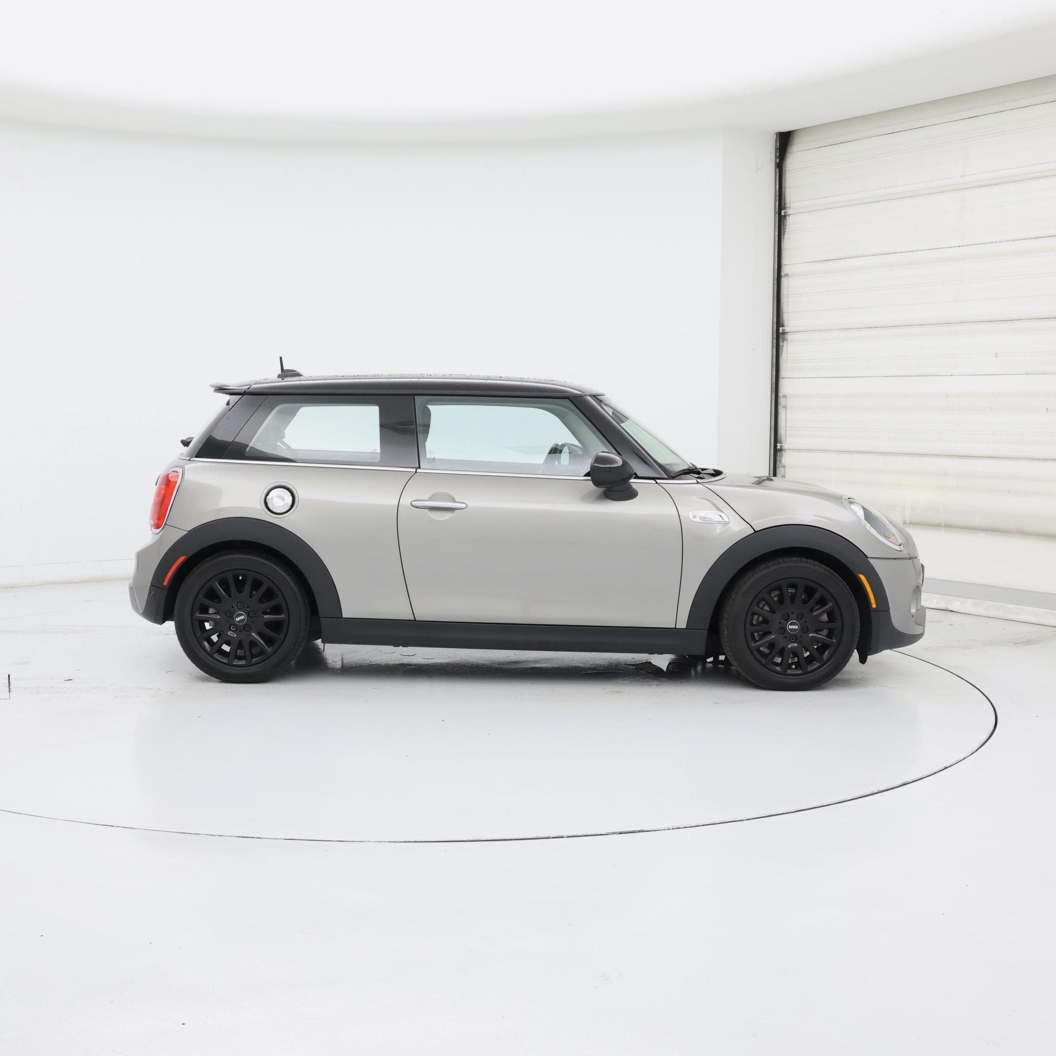 Thumbnail: 2017 MINI Cooper Hardtop - 7