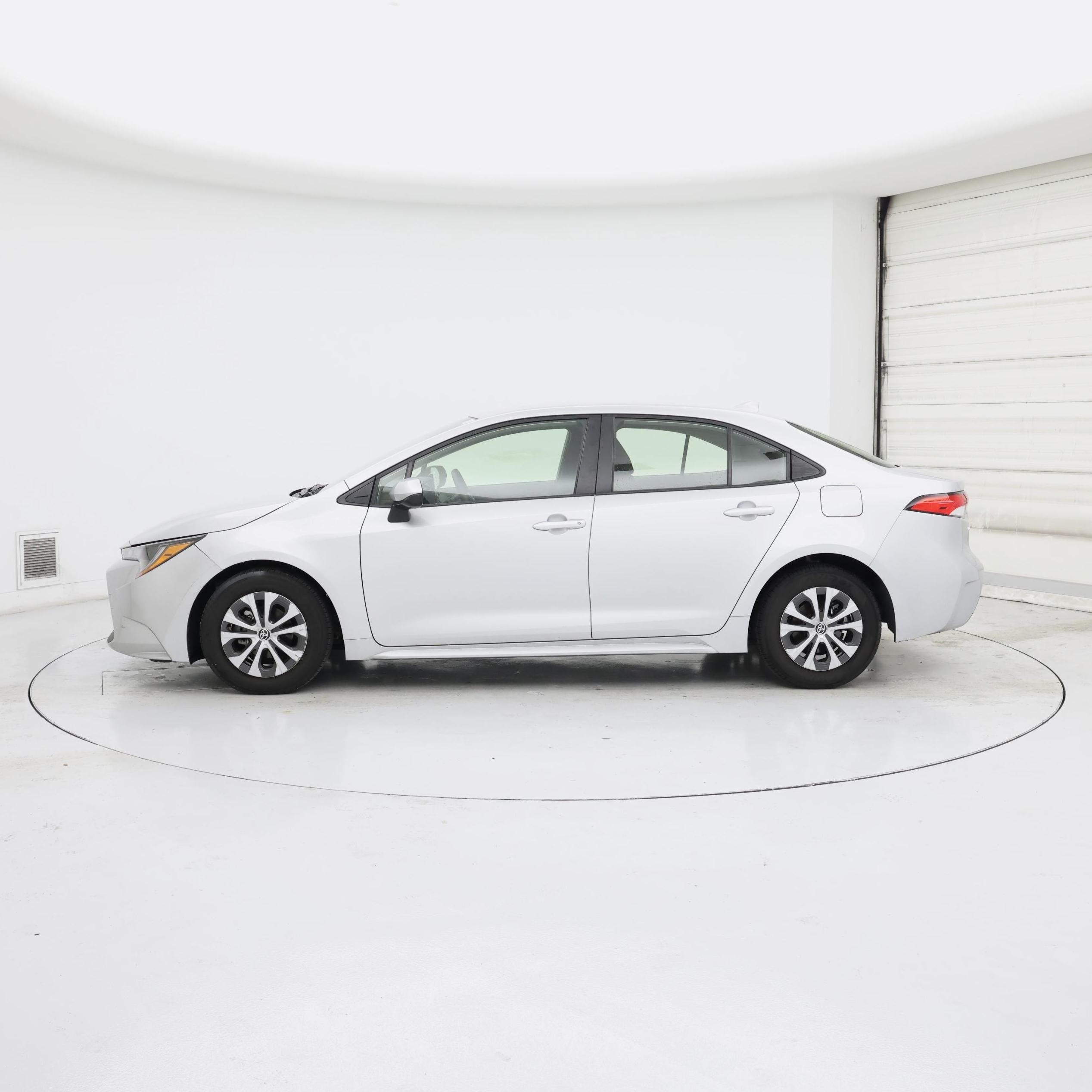 Thumbnail: 2022 Toyota Corolla - 3