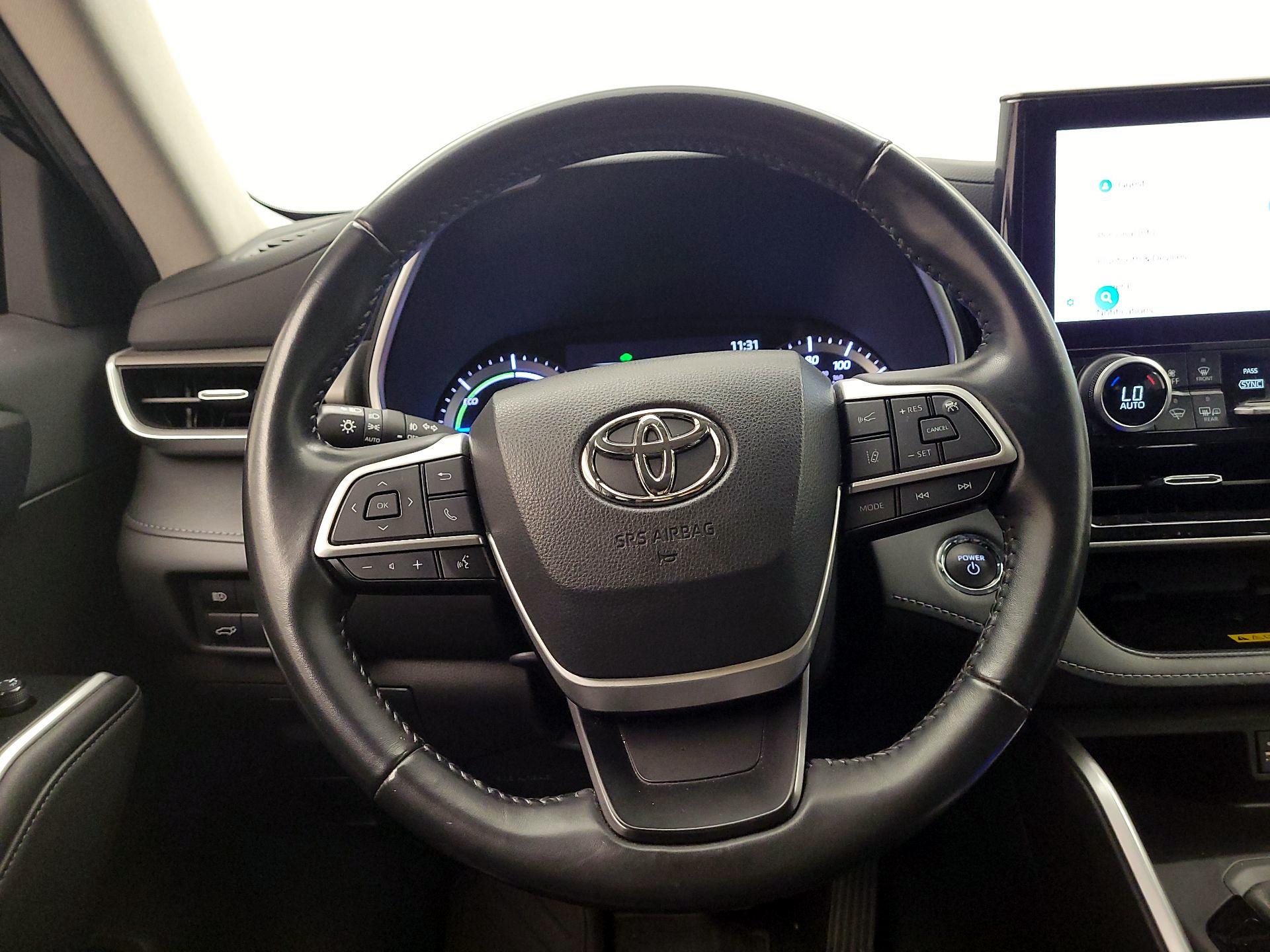 Thumbnail: 2023 Toyota Highlander - 10