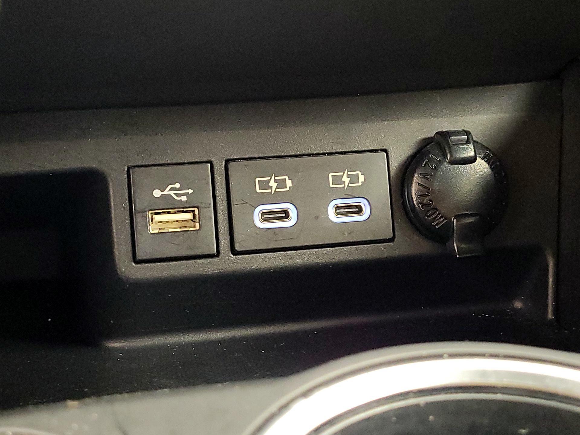 Thumbnail: 2023 Toyota Highlander - 18