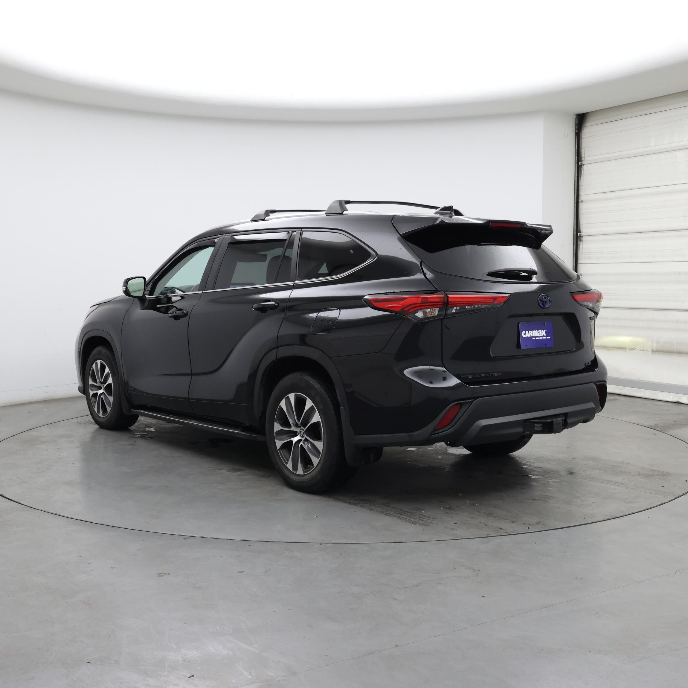 Thumbnail: 2023 Toyota Highlander - 2