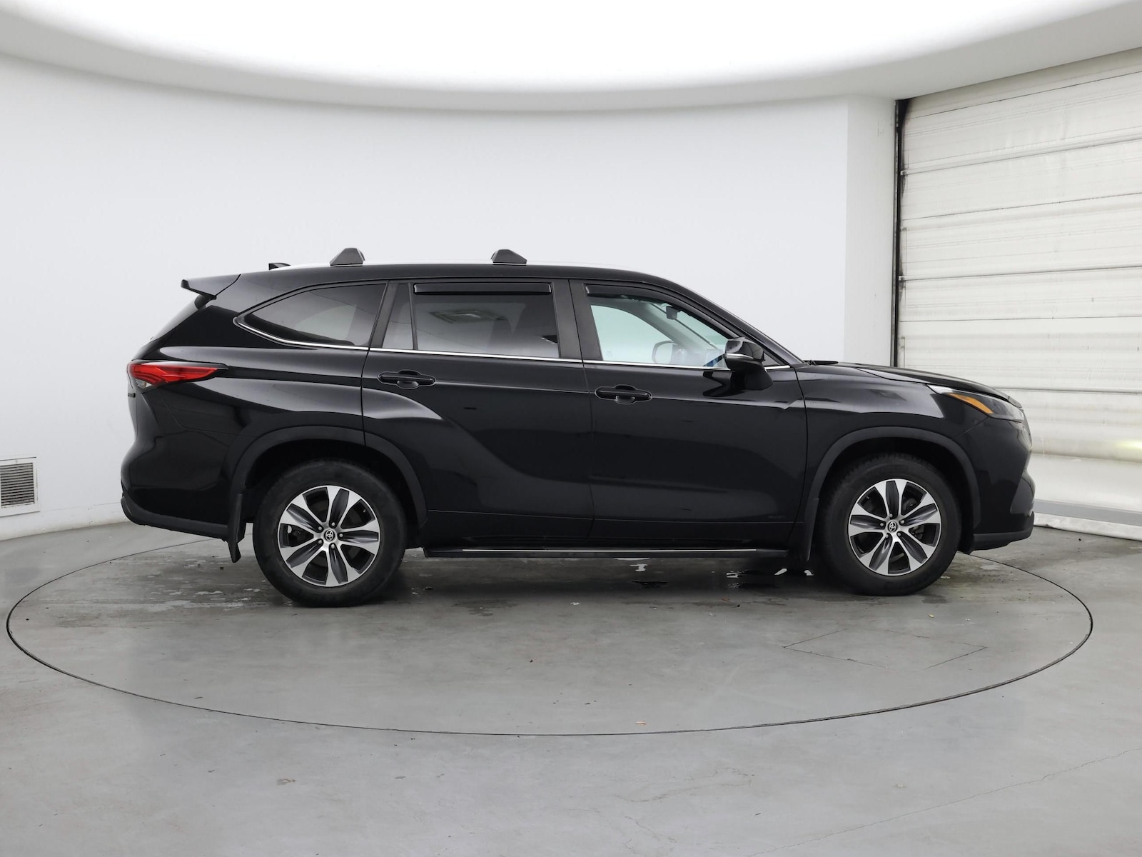 2023 Toyota Highlander XLE - Photo 8
