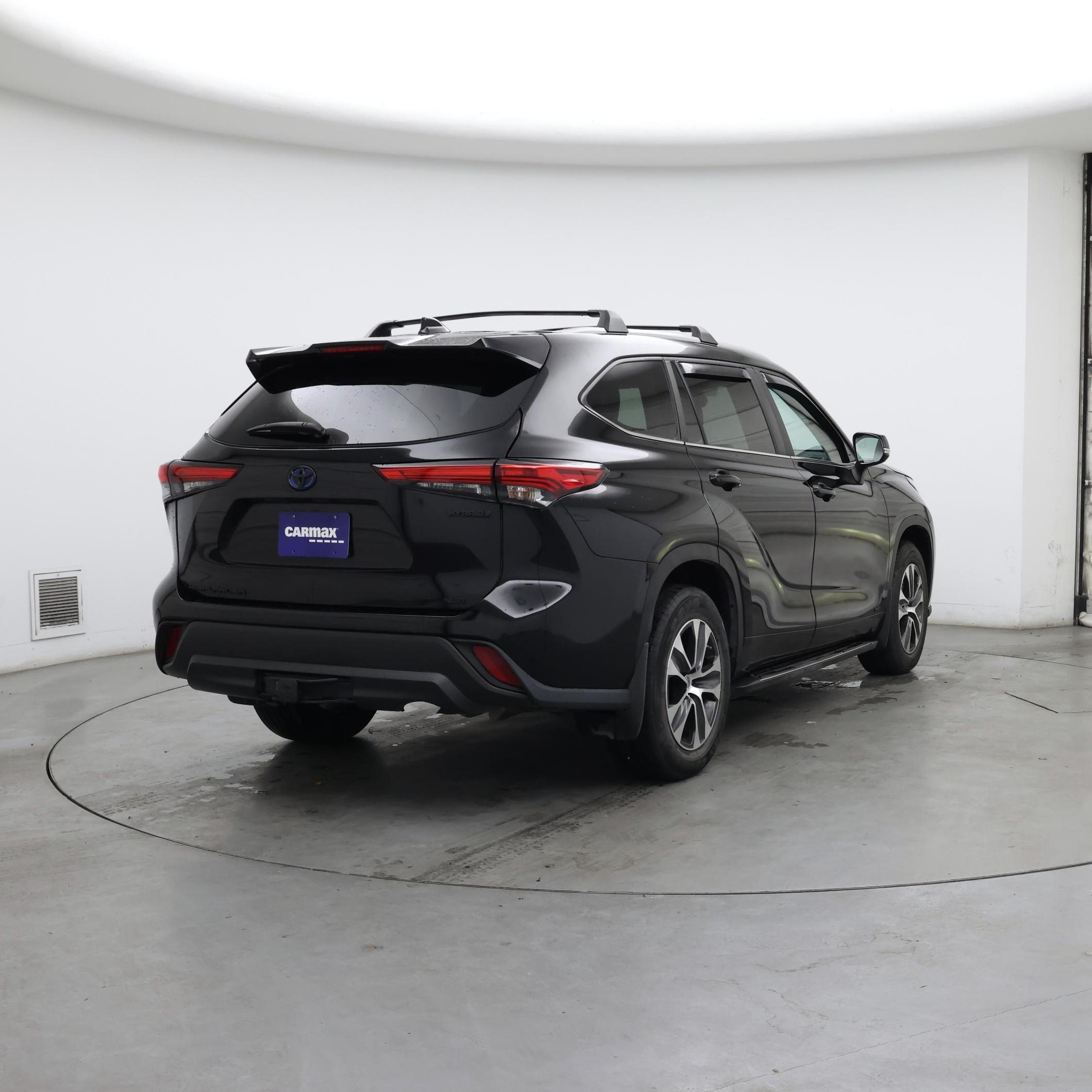 Thumbnail: 2023 Toyota Highlander - 8