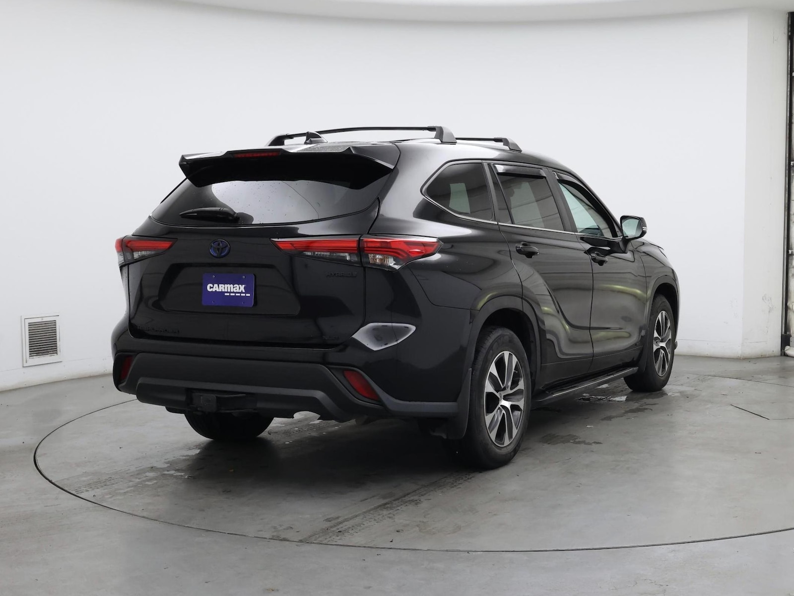 2023 Toyota Highlander XLE - Photo 9