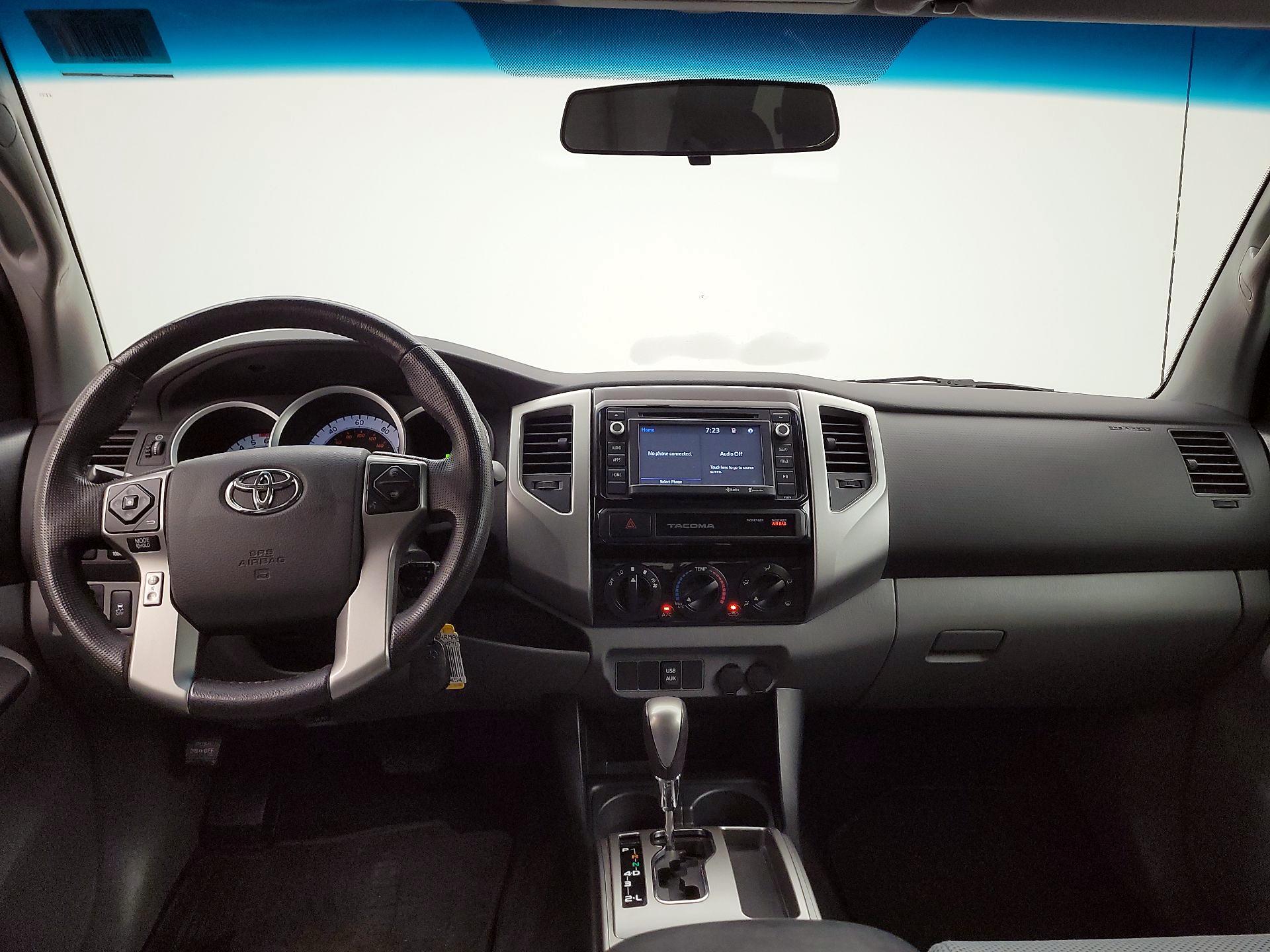 Thumbnail: 2015 Toyota Tacoma - 9