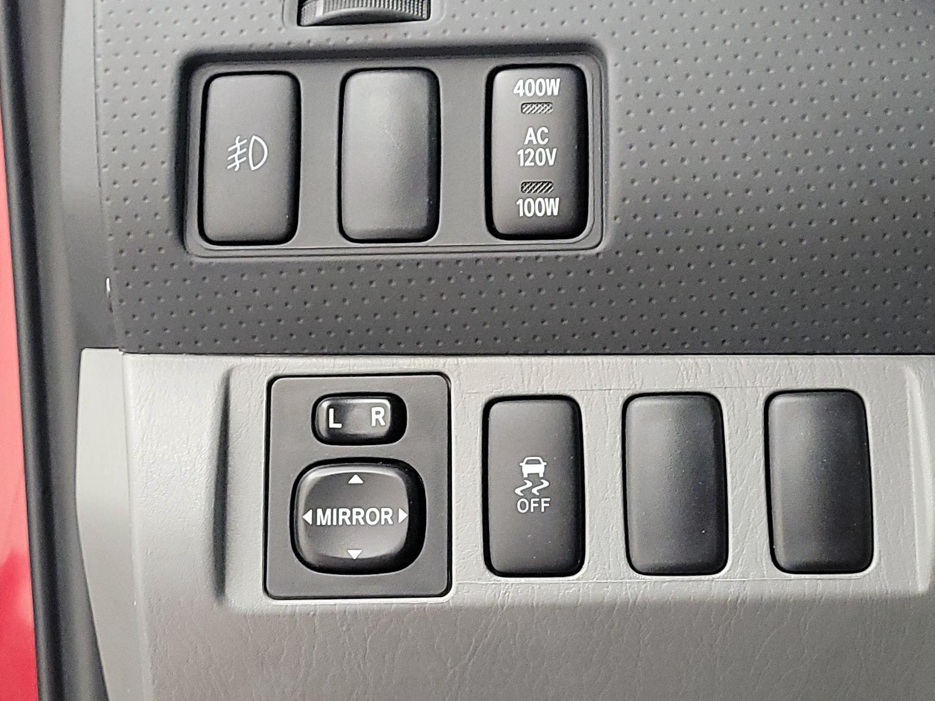 Thumbnail: 2015 Toyota Tacoma - 13