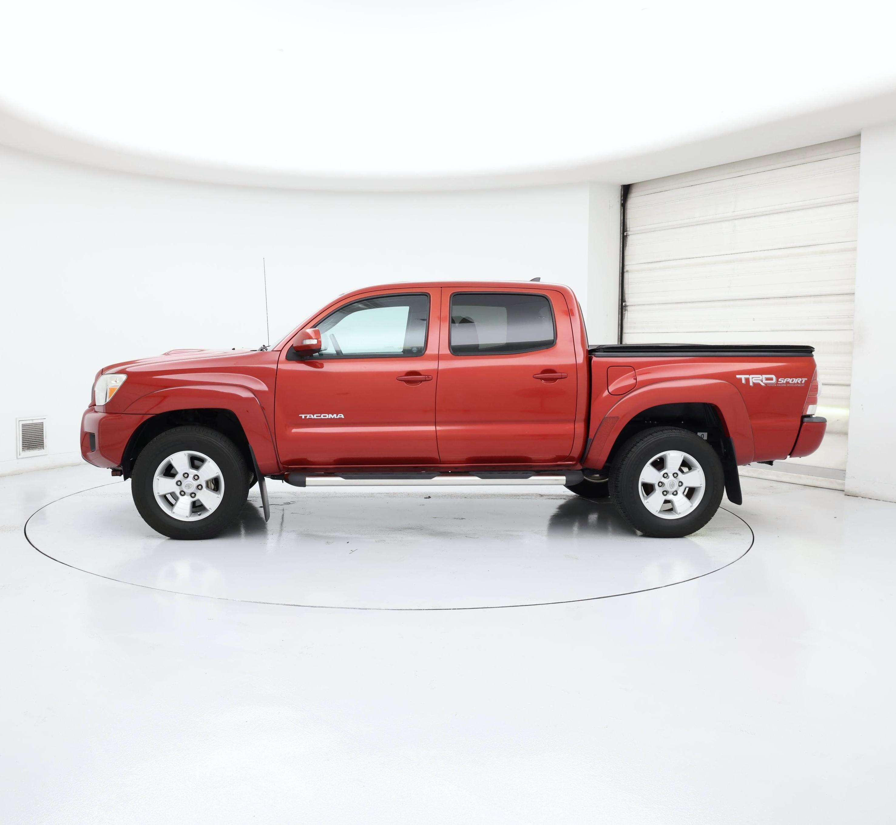 Thumbnail: 2015 Toyota Tacoma - 3