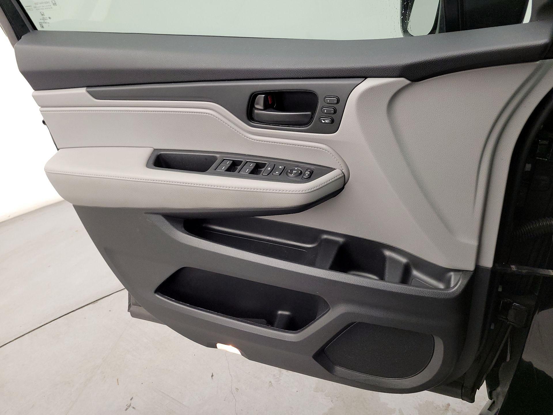 Thumbnail: 2019 Honda Odyssey - 12