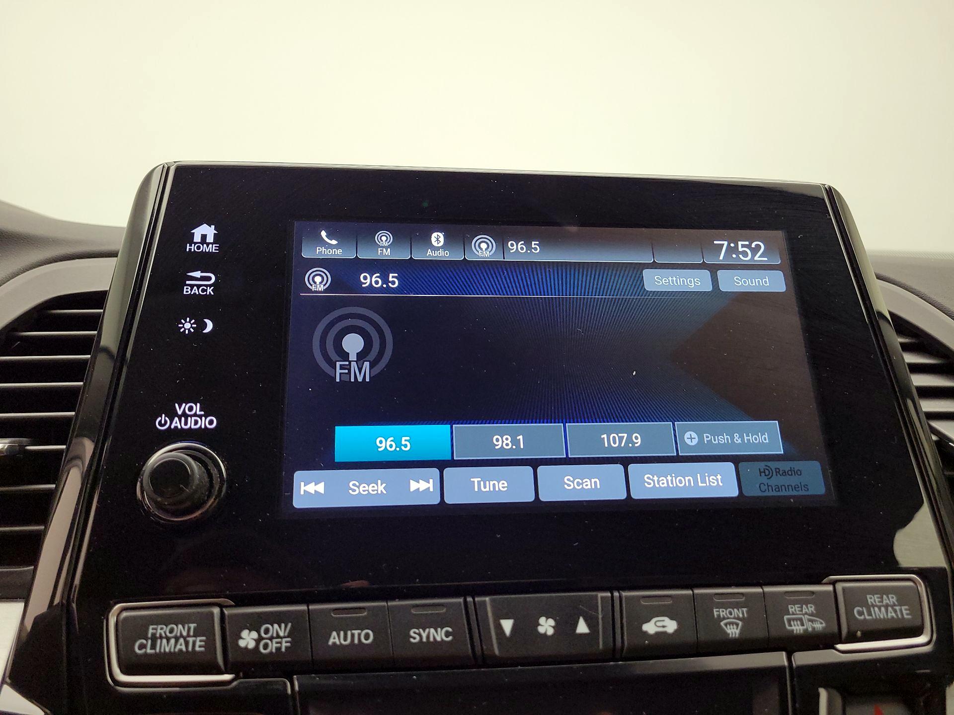 Thumbnail: 2019 Honda Odyssey - 15