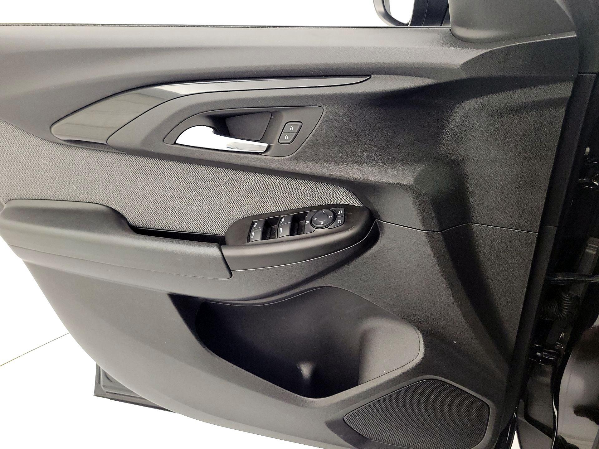 Thumbnail: 2023 Chevrolet TrailBlazer - 12