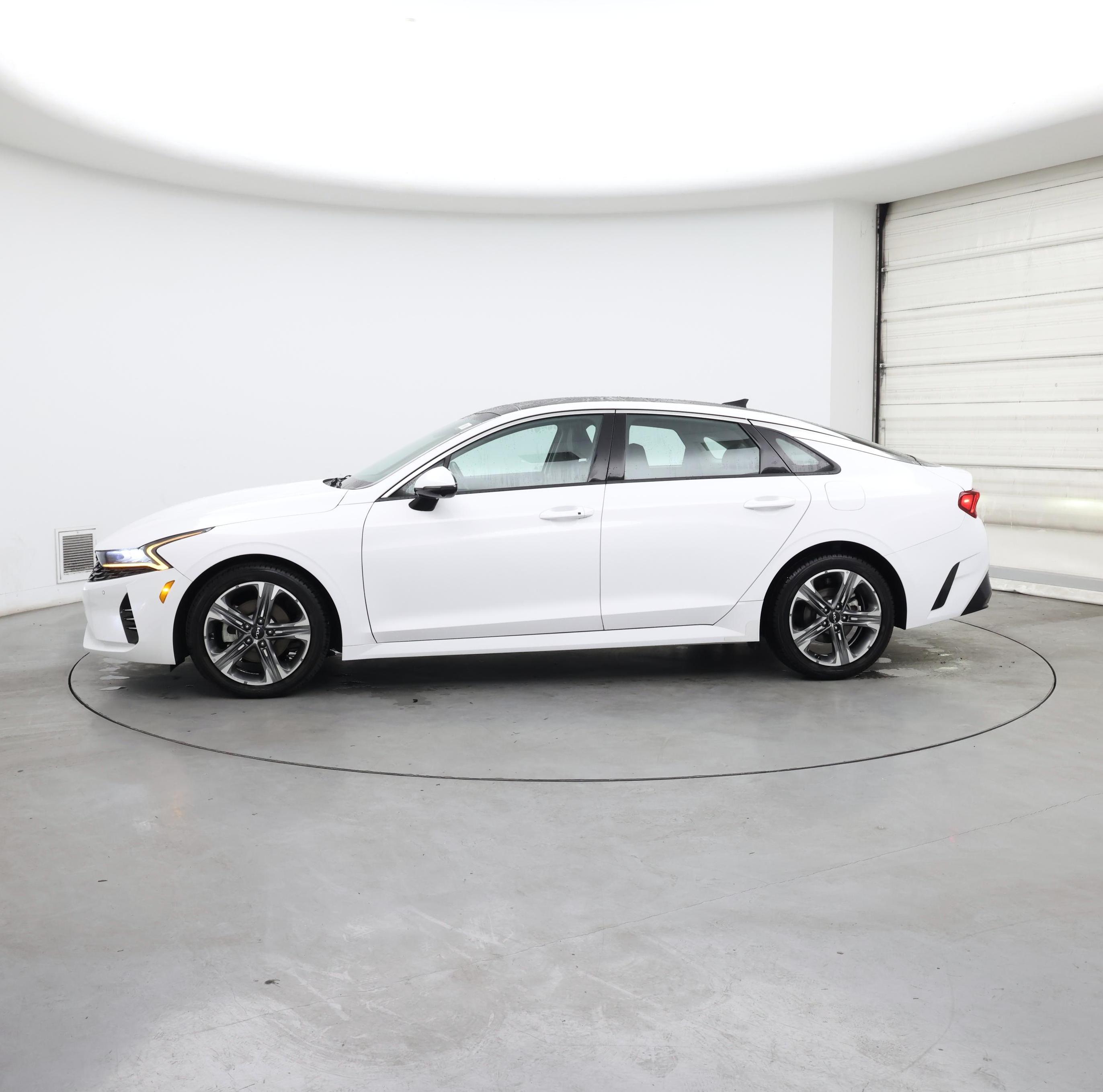 Thumbnail: 2023 Kia K5 - 3