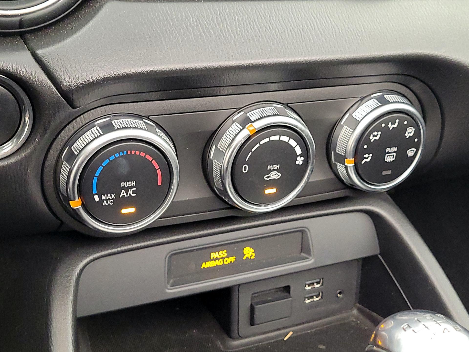 Thumbnail: 2018 Fiat 124 Spider - 16