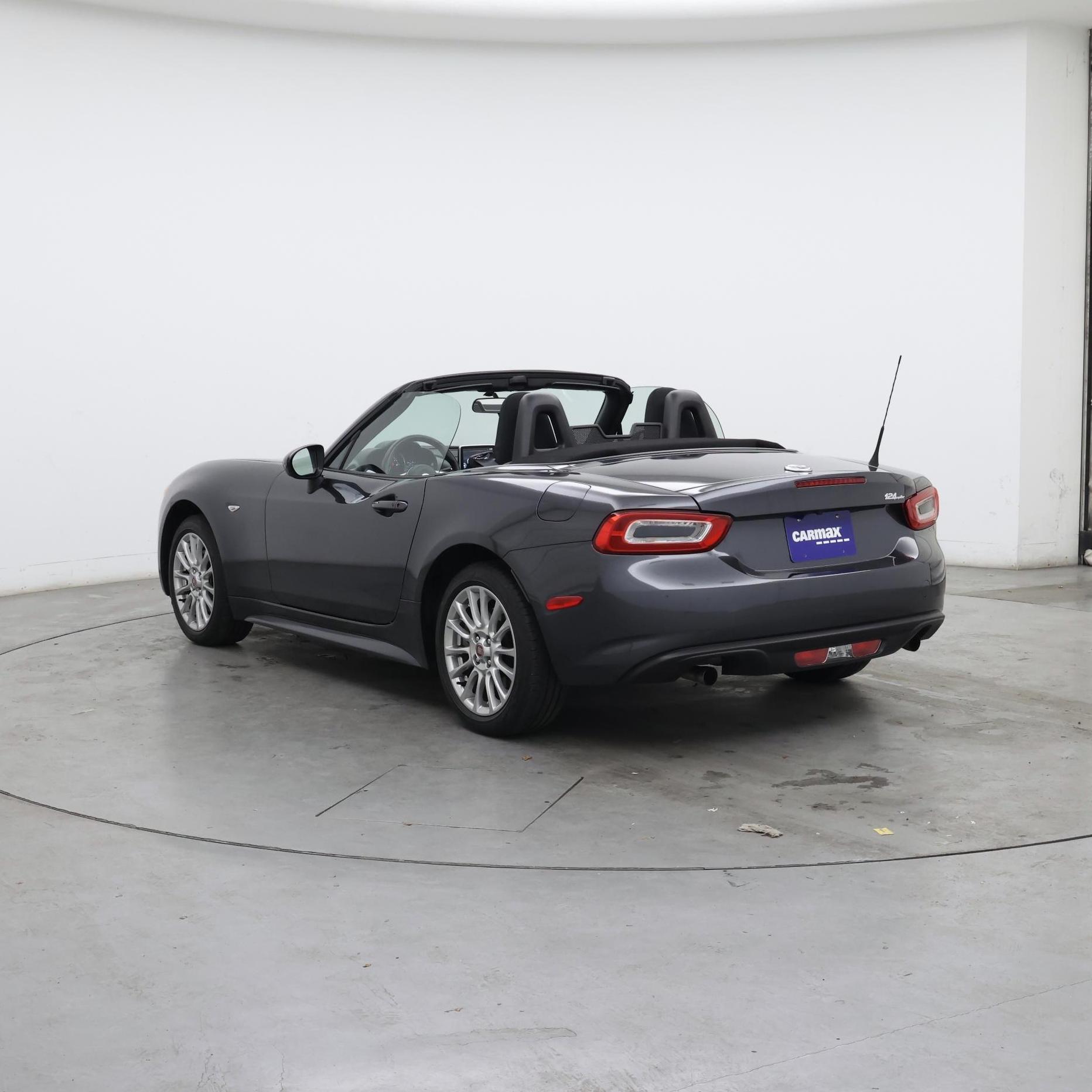 Thumbnail: 2018 Fiat 124 Spider - 2