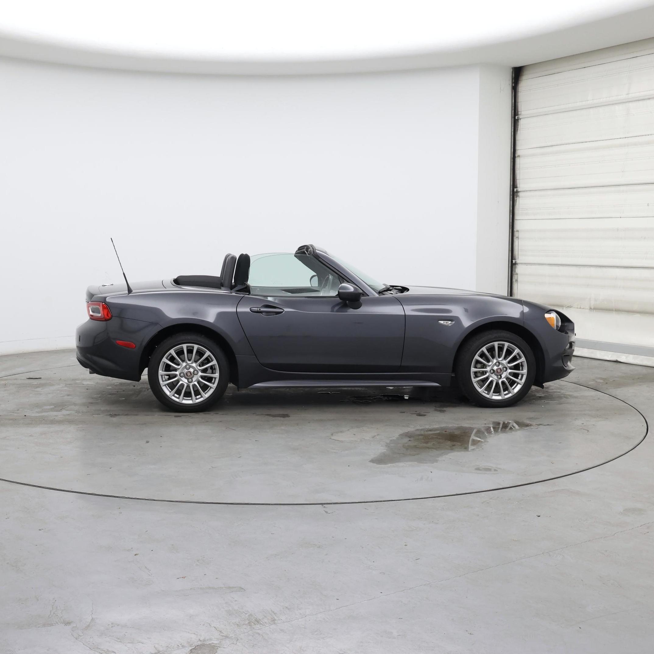 Thumbnail: 2018 Fiat 124 Spider - 7