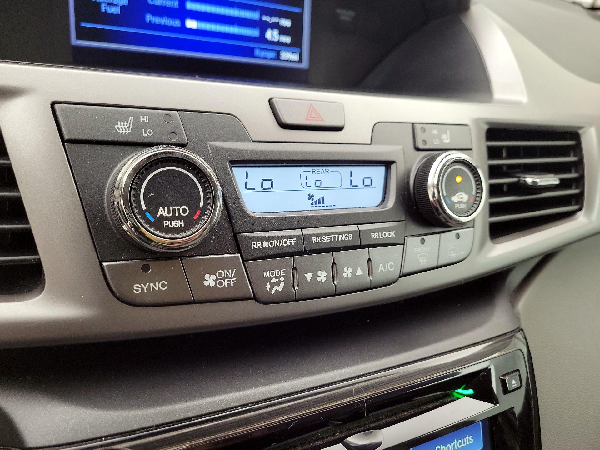 Thumbnail: 2016 Honda Odyssey - 16