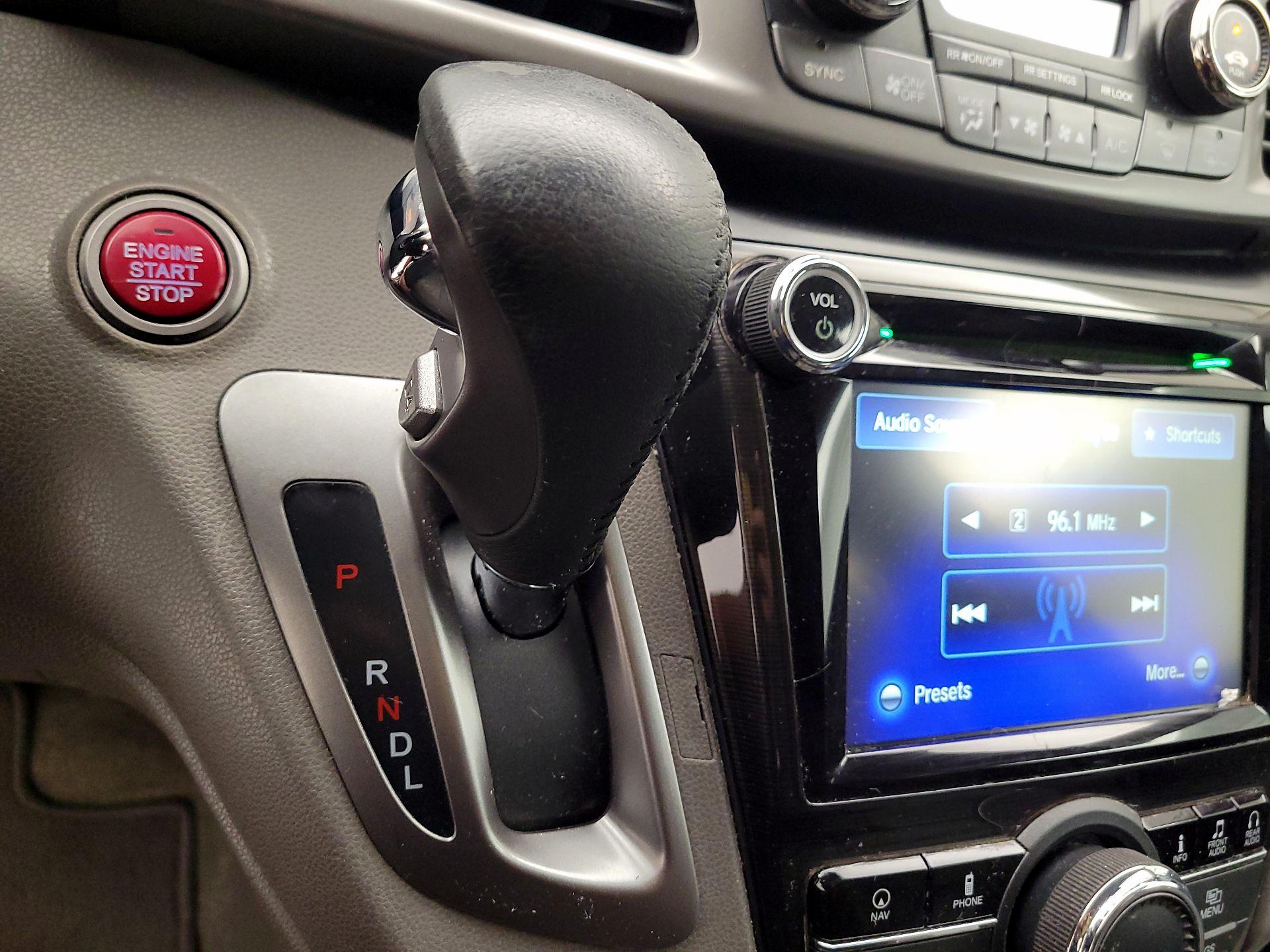 Thumbnail: 2016 Honda Odyssey - 17