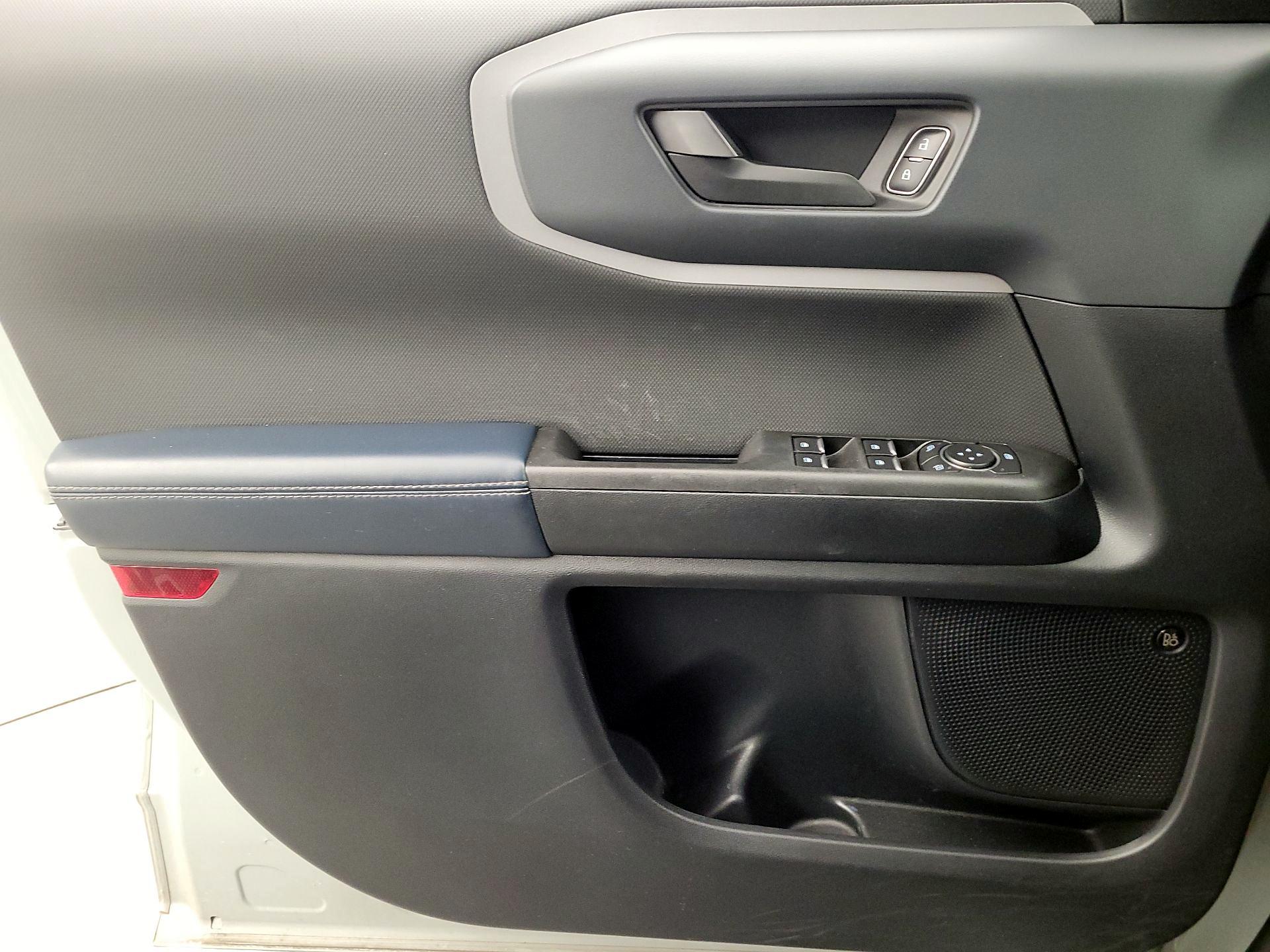 Thumbnail: 2022 Ford Bronco Sport - 12