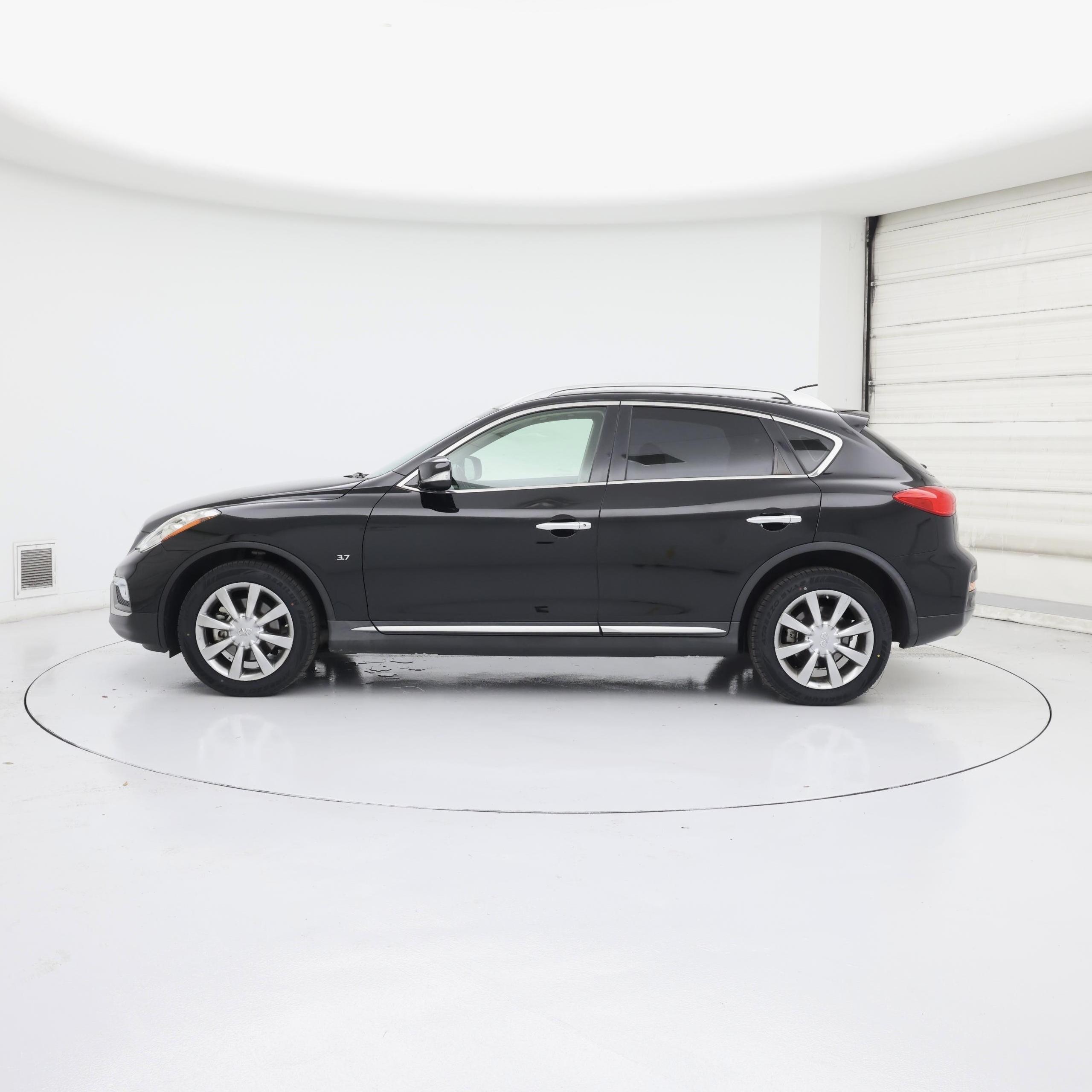 Thumbnail: 2017 INFINITI QX50 - 3