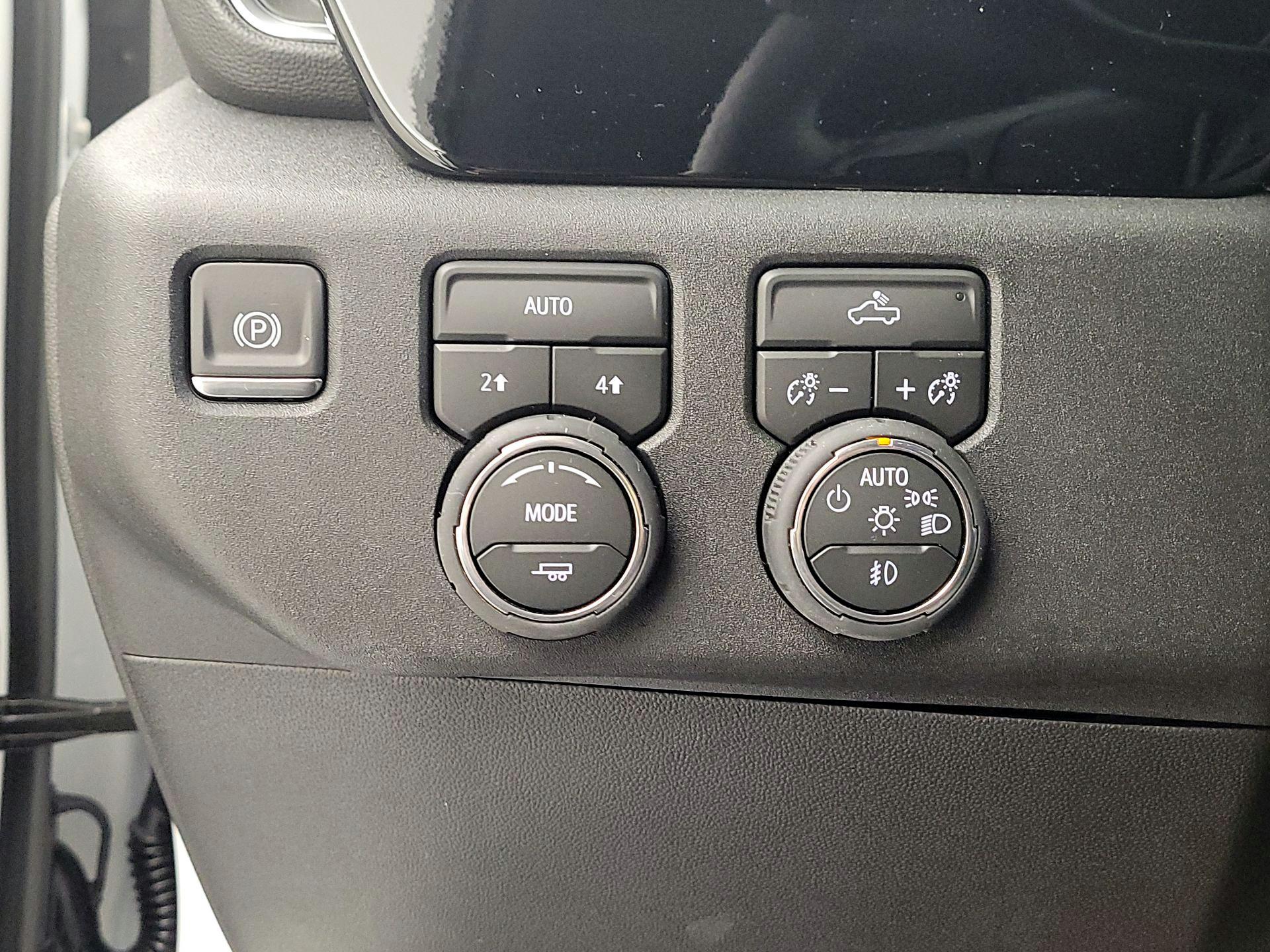 Thumbnail: 2026 Chevrolet Silverado 1500 - 13