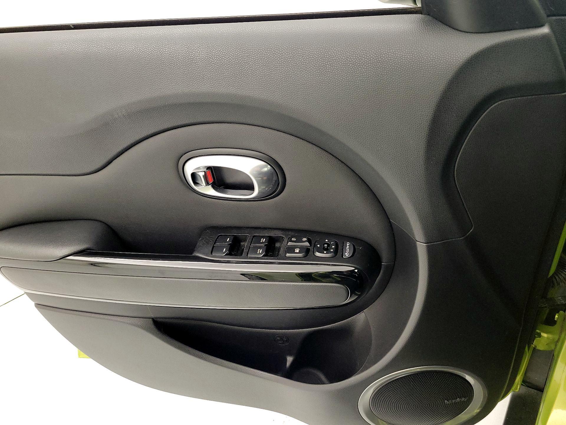 Thumbnail: 2014 Kia Soul - 12