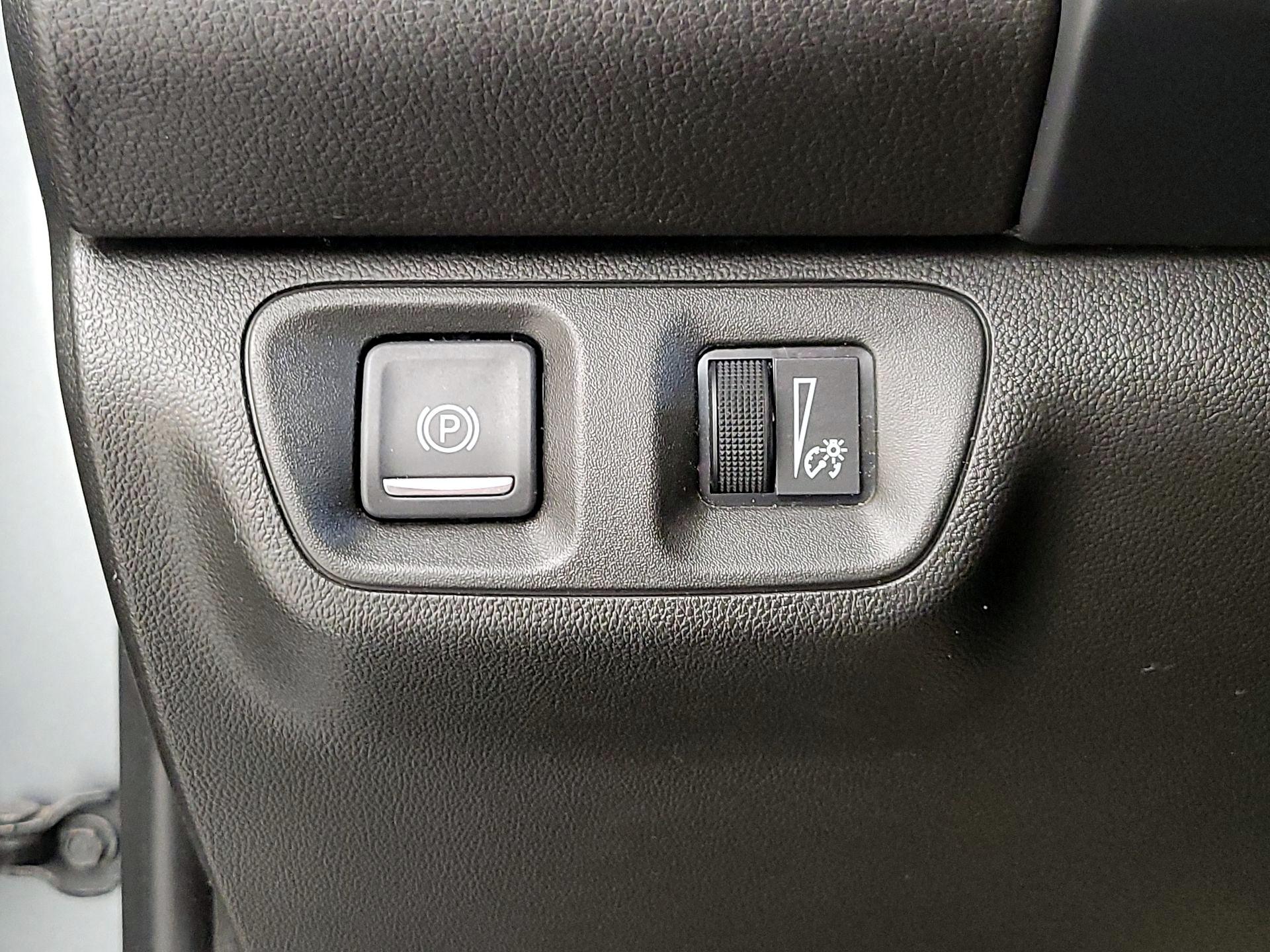 Thumbnail: 2023 GMC Acadia - 13