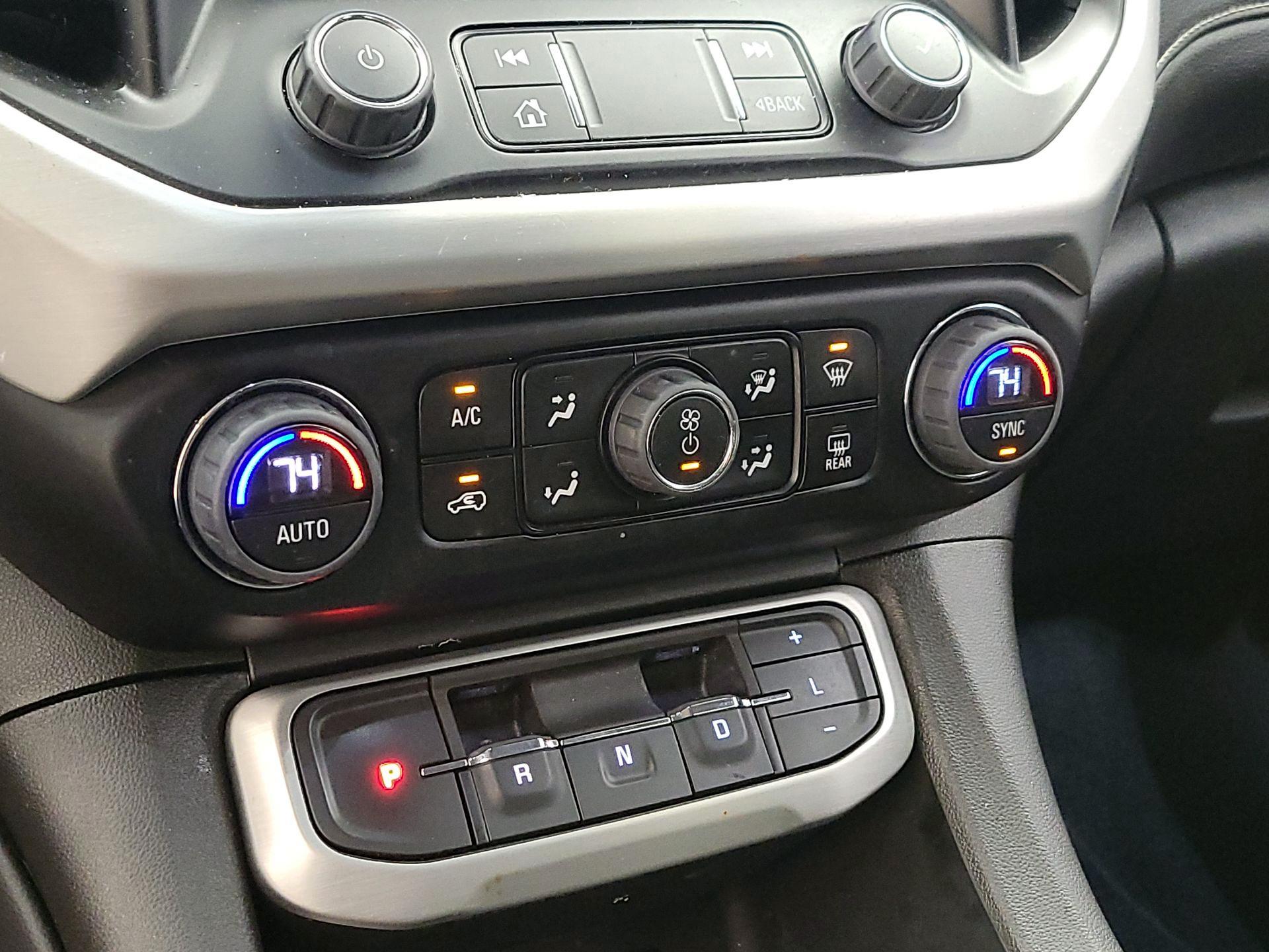 Thumbnail: 2023 GMC Acadia - 16