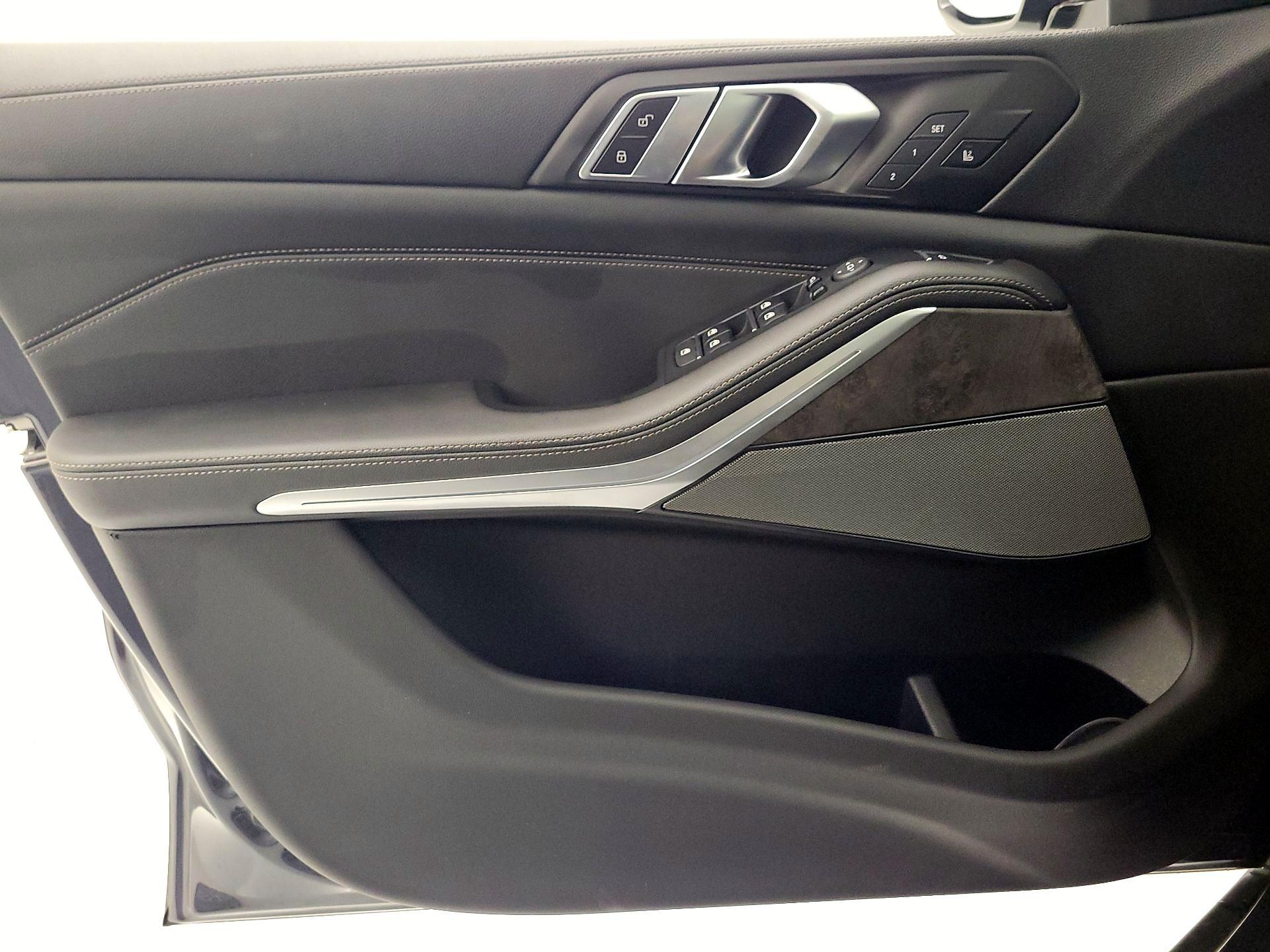 Thumbnail: 2021 BMW X5 - 12