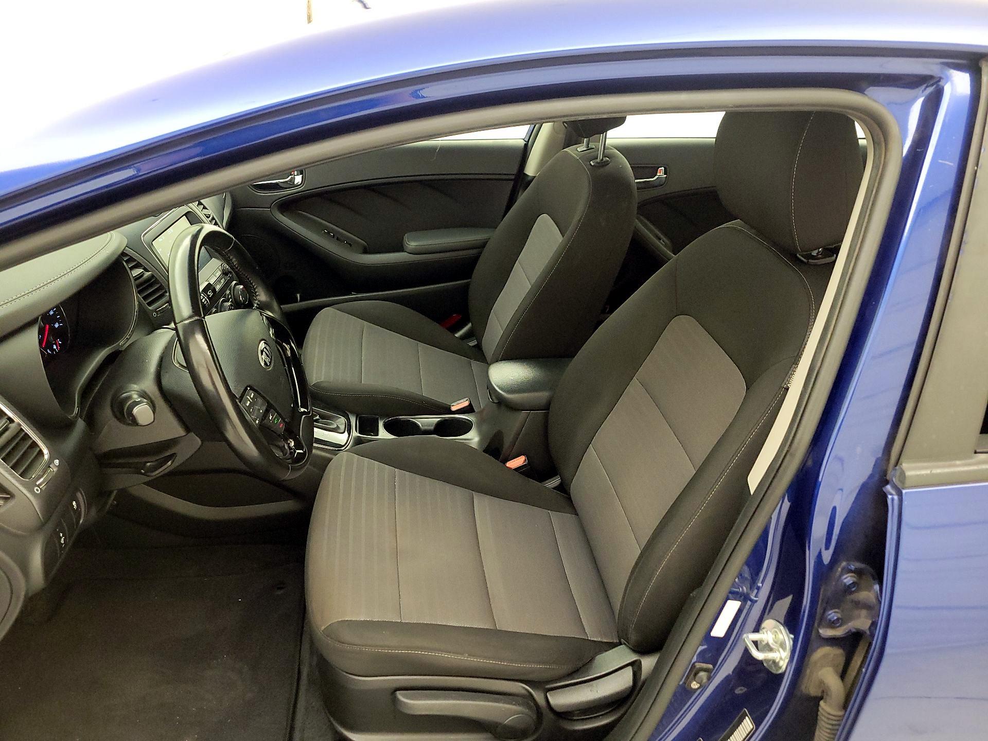 Thumbnail: 2018 Kia Forte - 11