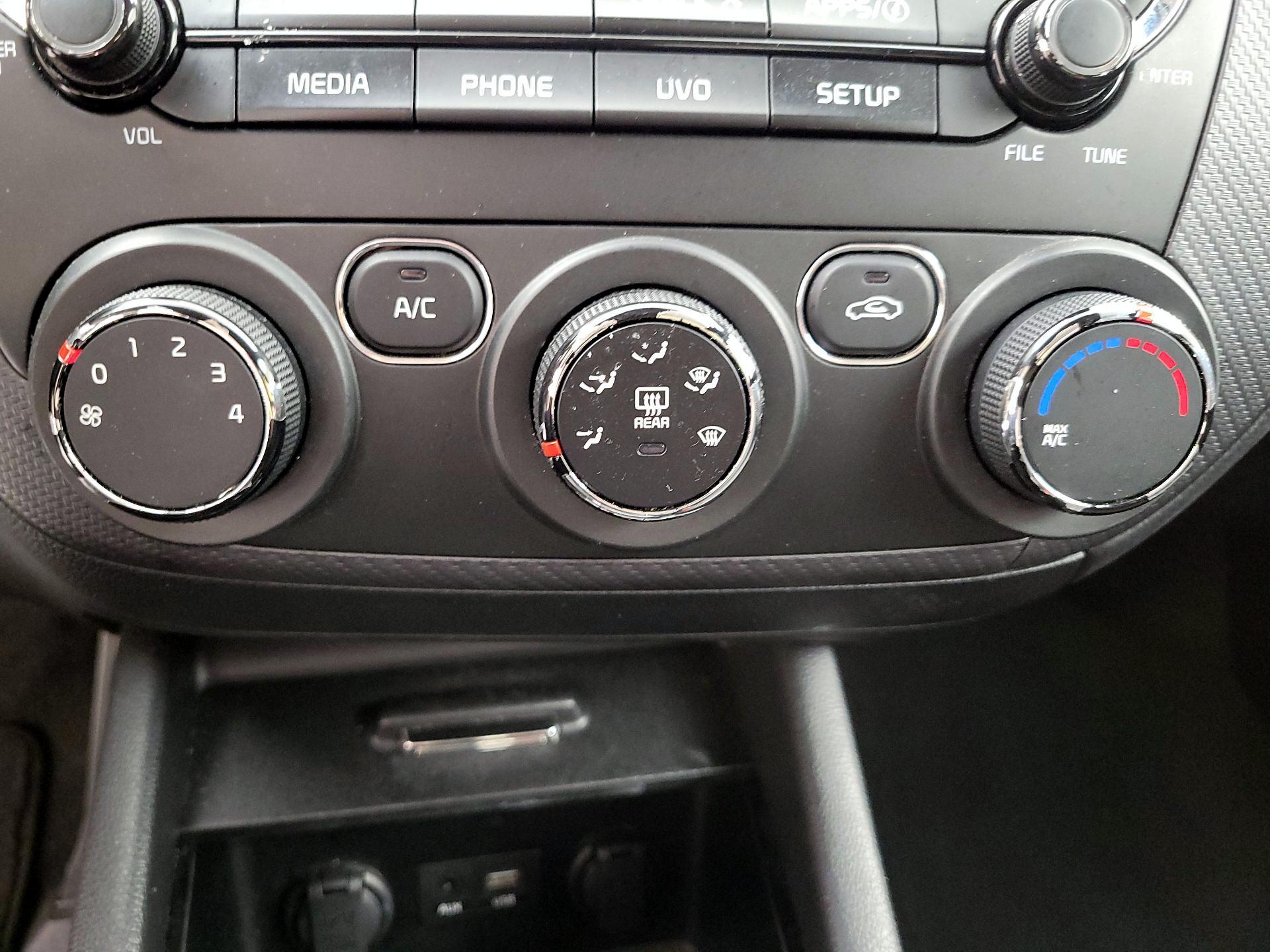 Thumbnail: 2018 Kia Forte - 16