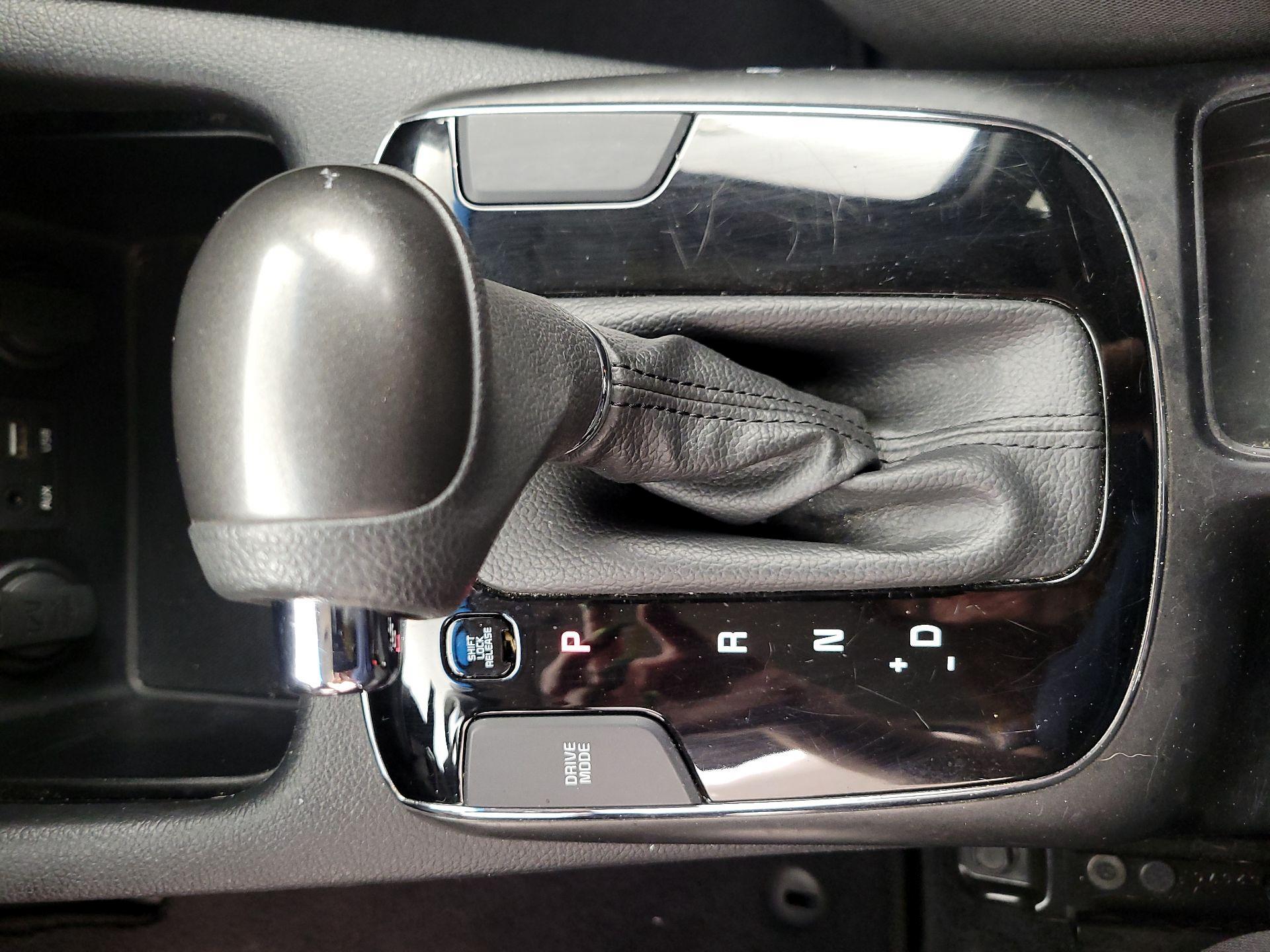 Thumbnail: 2018 Kia Forte - 17