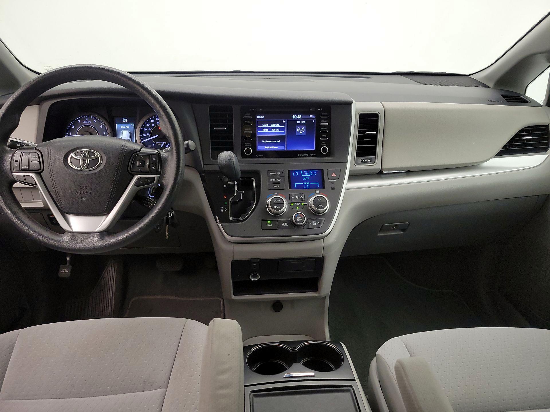 Thumbnail: 2020 Toyota Sienna - 9