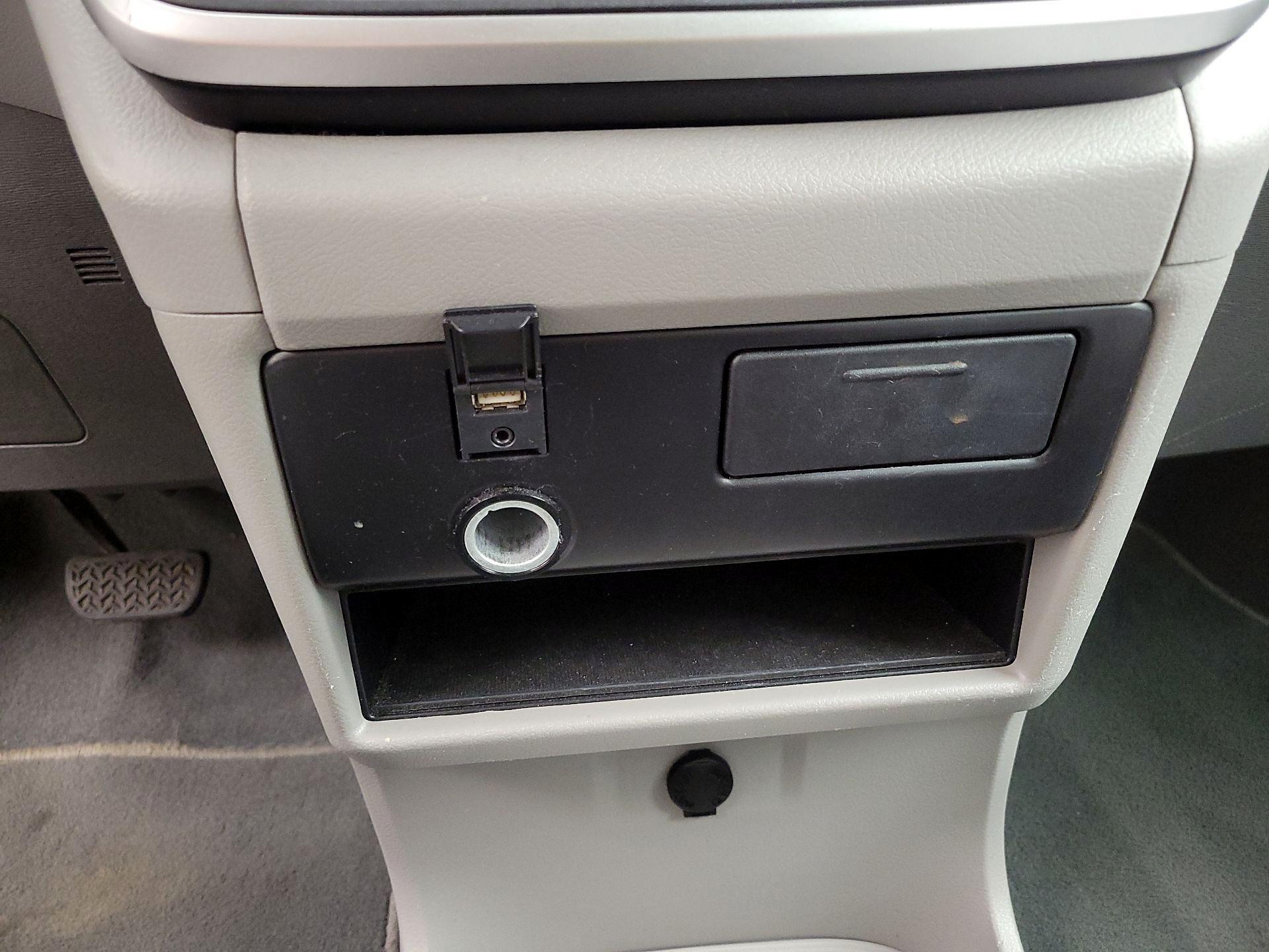 Thumbnail: 2020 Toyota Sienna - 16