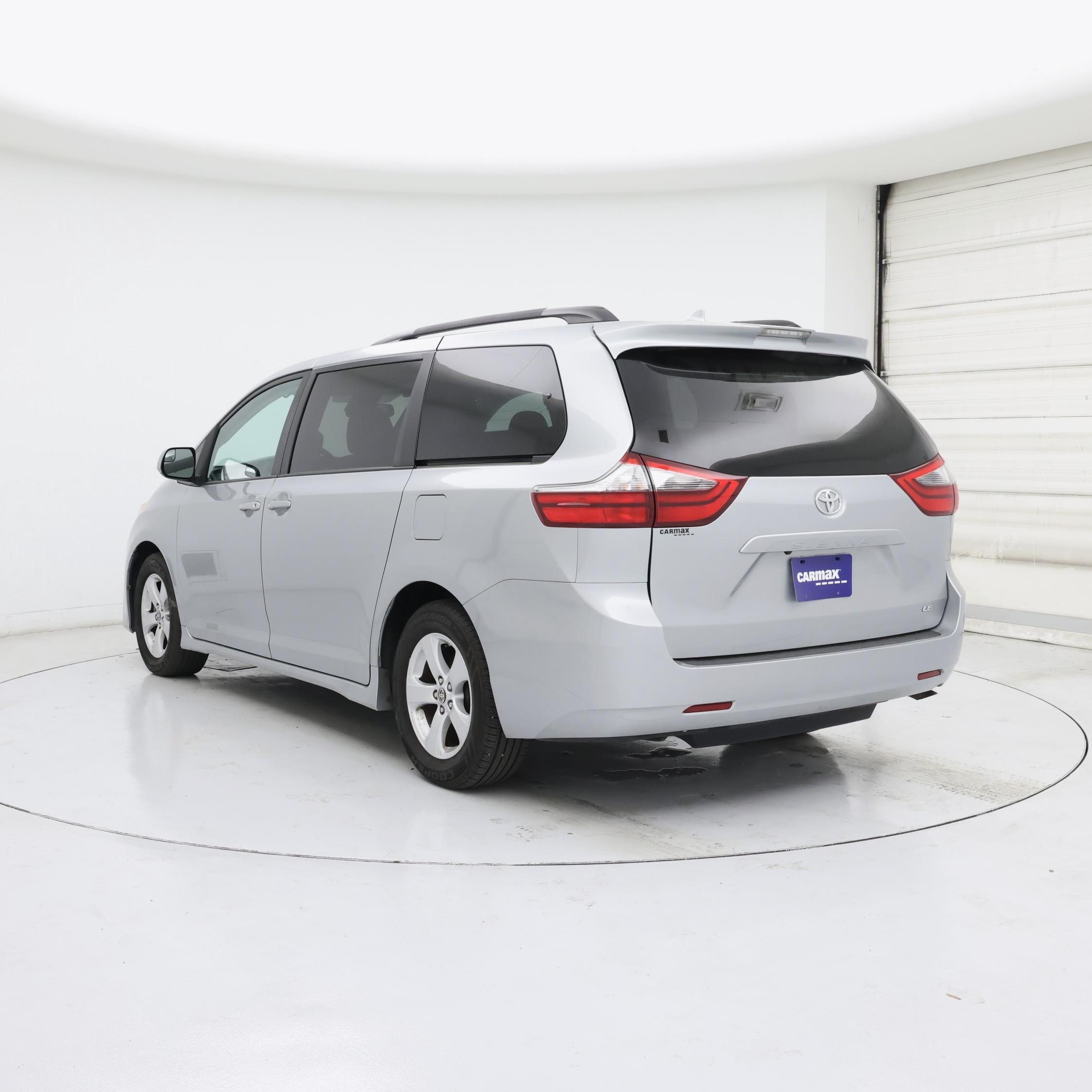 Thumbnail: 2020 Toyota Sienna - 2