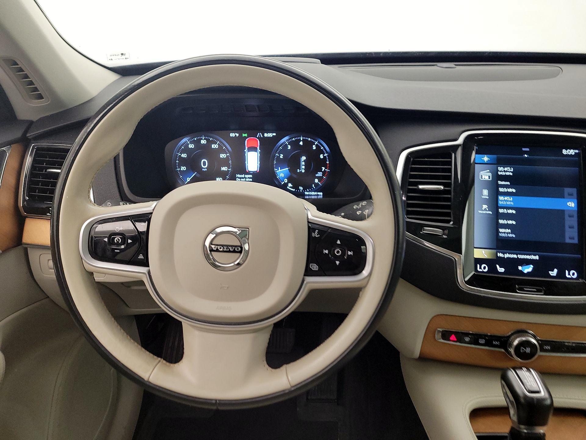 Thumbnail: 2021 Volvo XC90 - 10