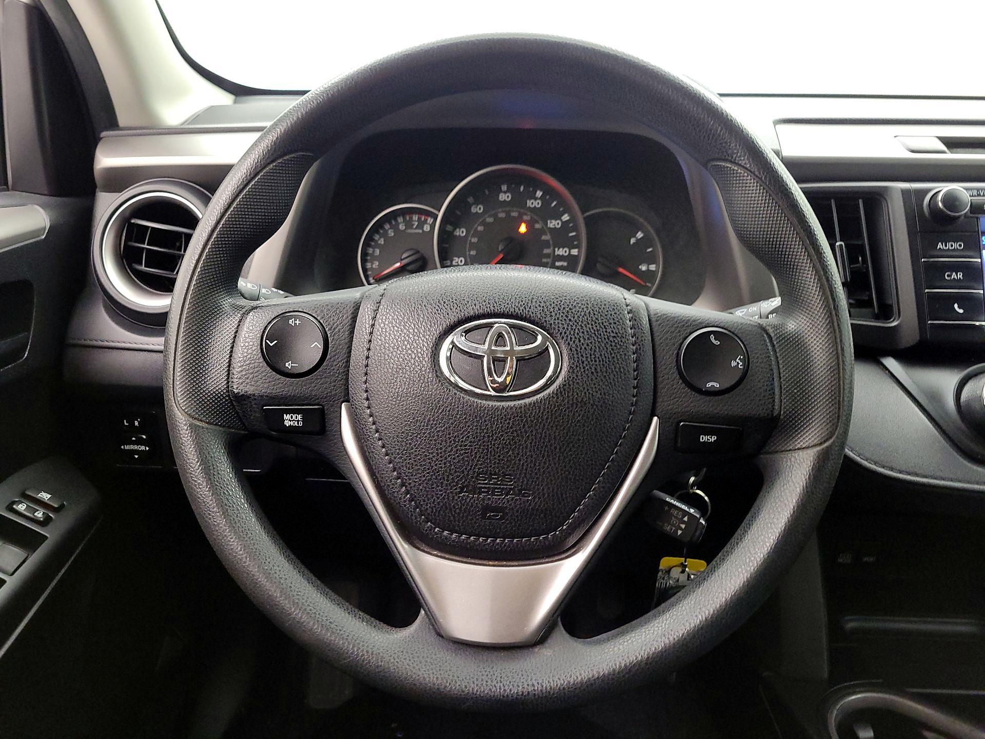 Thumbnail: 2016 Toyota RAV4 - 10