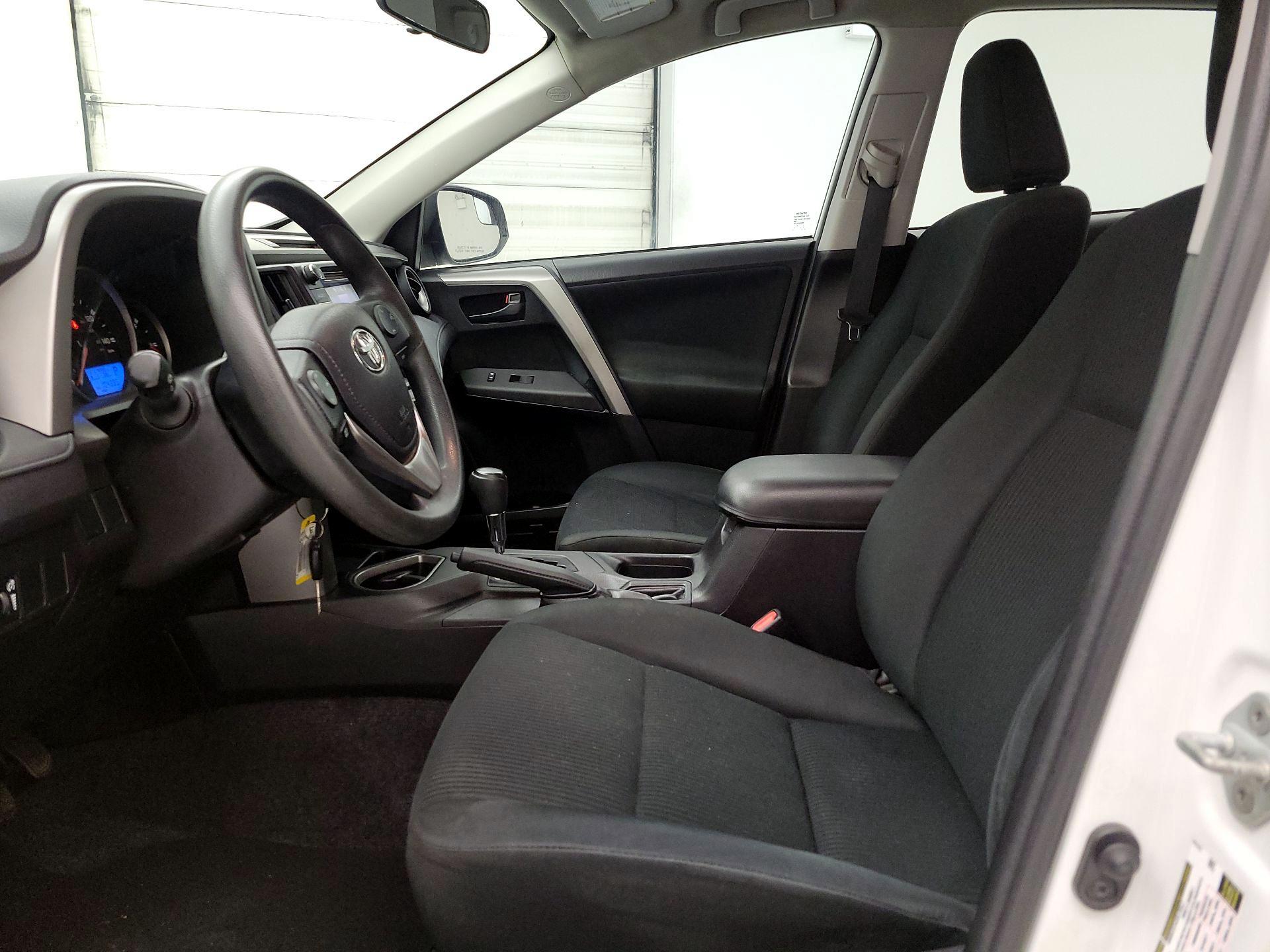 Thumbnail: 2016 Toyota RAV4 - 11