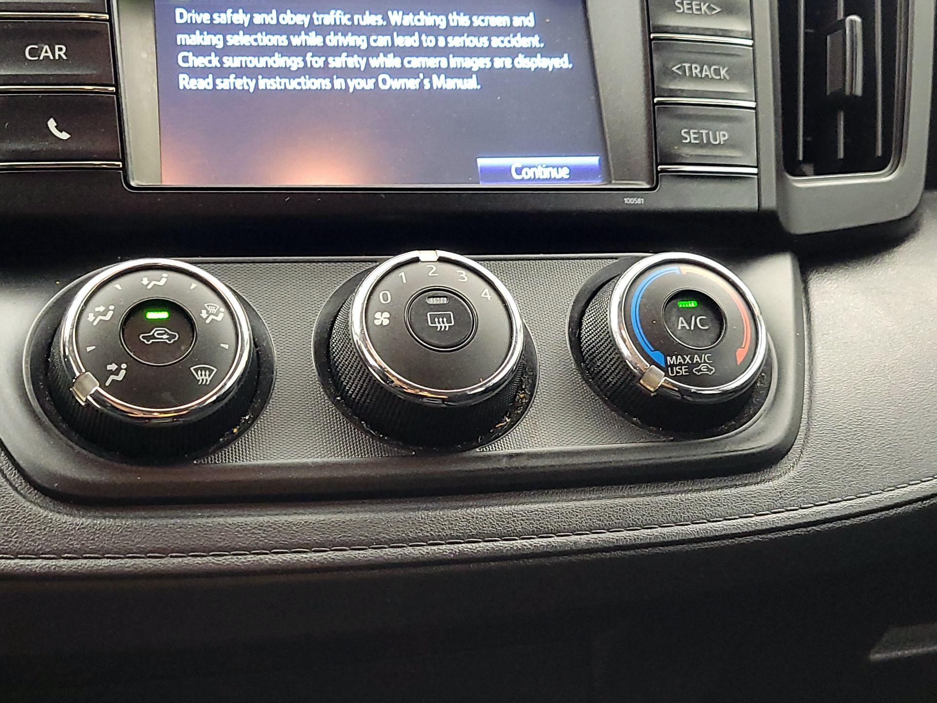 Thumbnail: 2016 Toyota RAV4 - 16