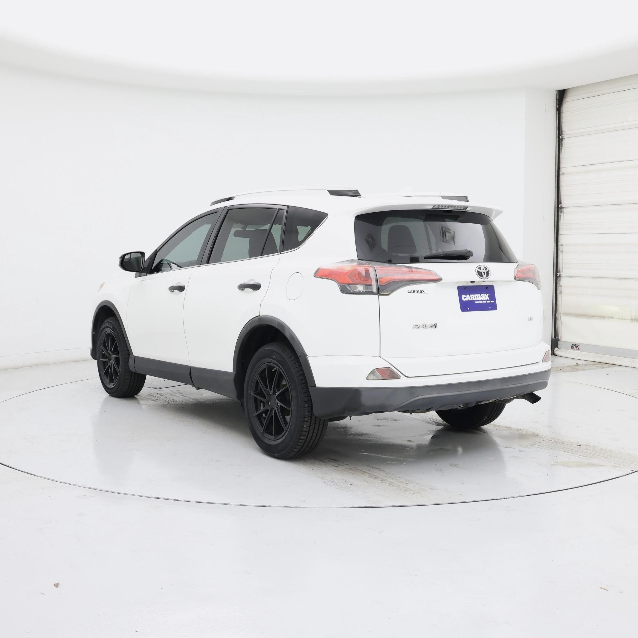 Thumbnail: 2016 Toyota RAV4 - 2