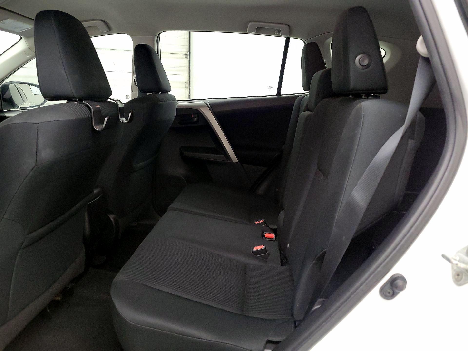 Thumbnail: 2016 Toyota RAV4 - 19