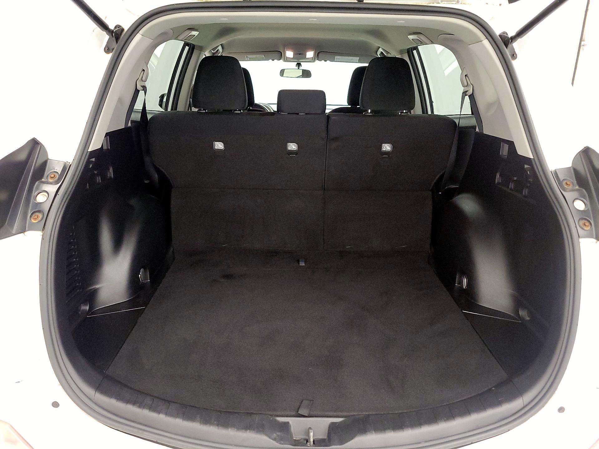 Thumbnail: 2016 Toyota RAV4 - 20