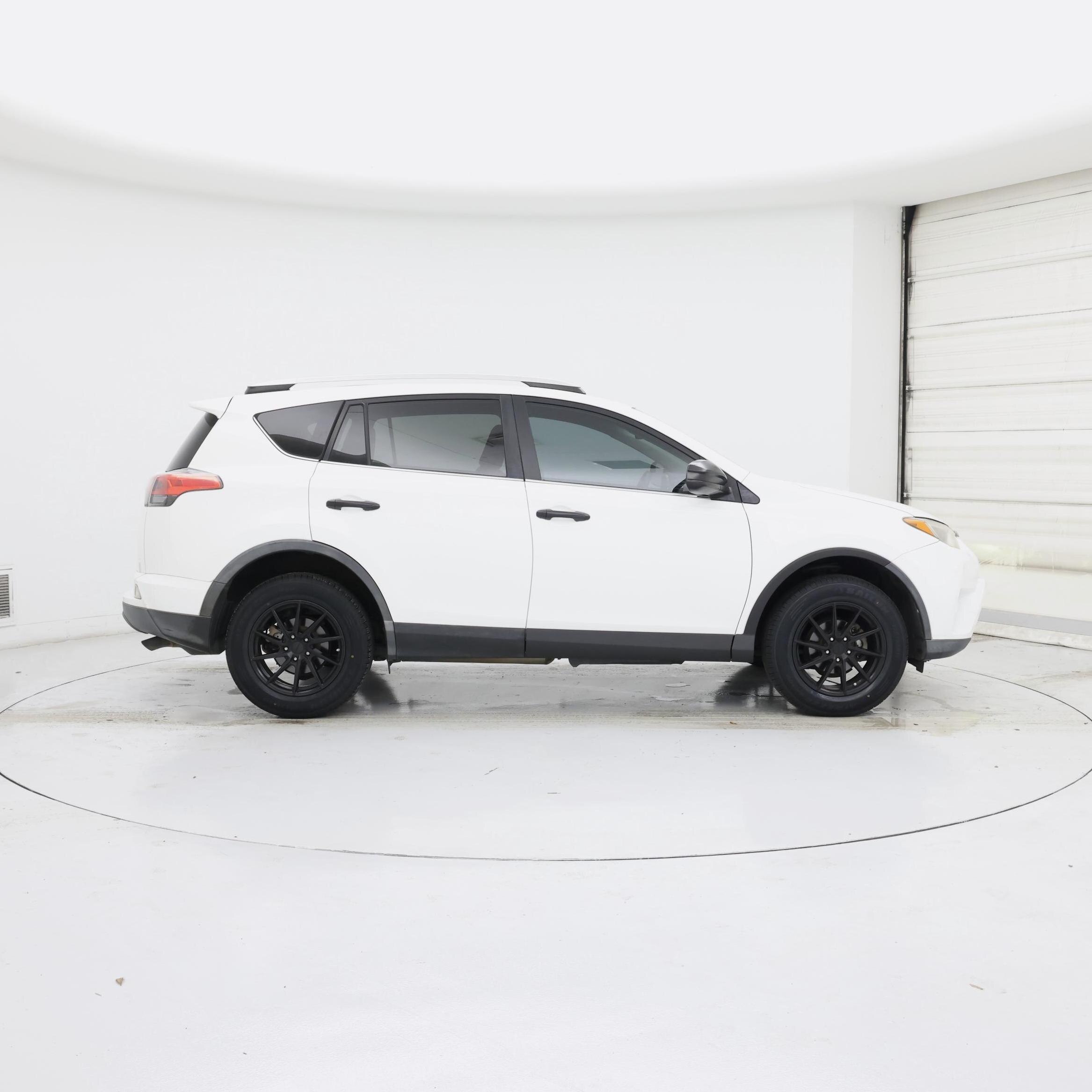 Thumbnail: 2016 Toyota RAV4 - 7
