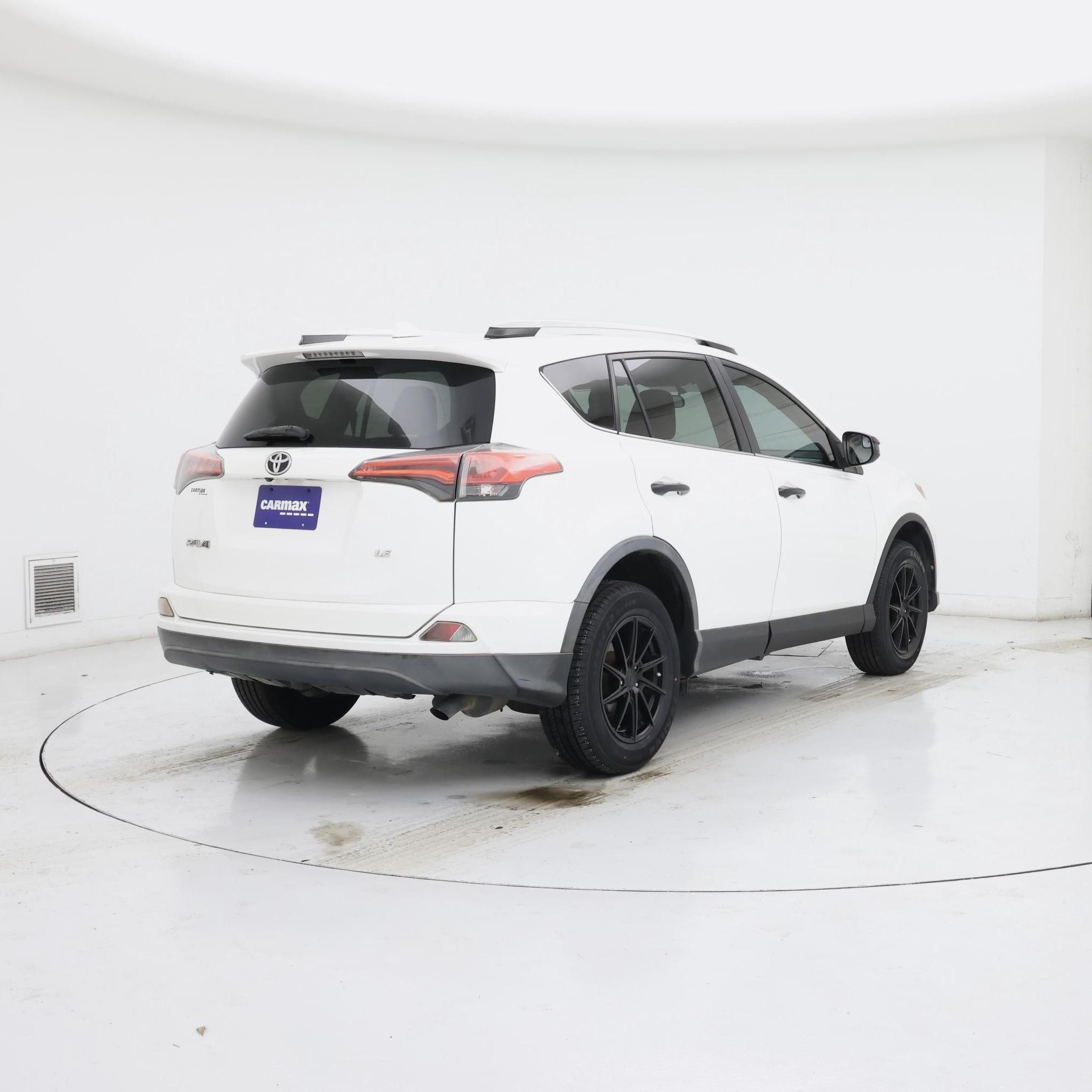 Thumbnail: 2016 Toyota RAV4 - 8