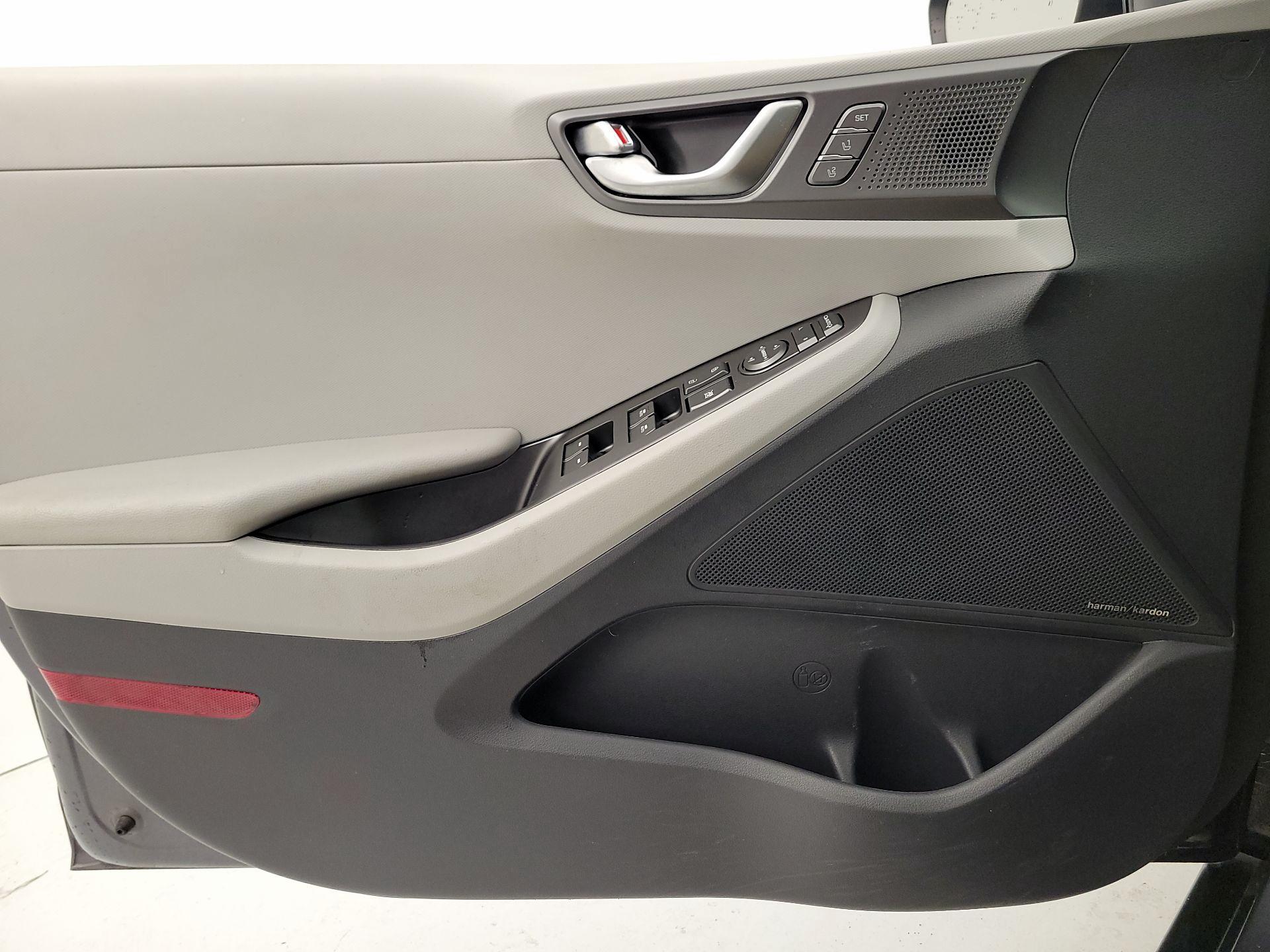 Thumbnail: 2020 Hyundai Ioniq - 12