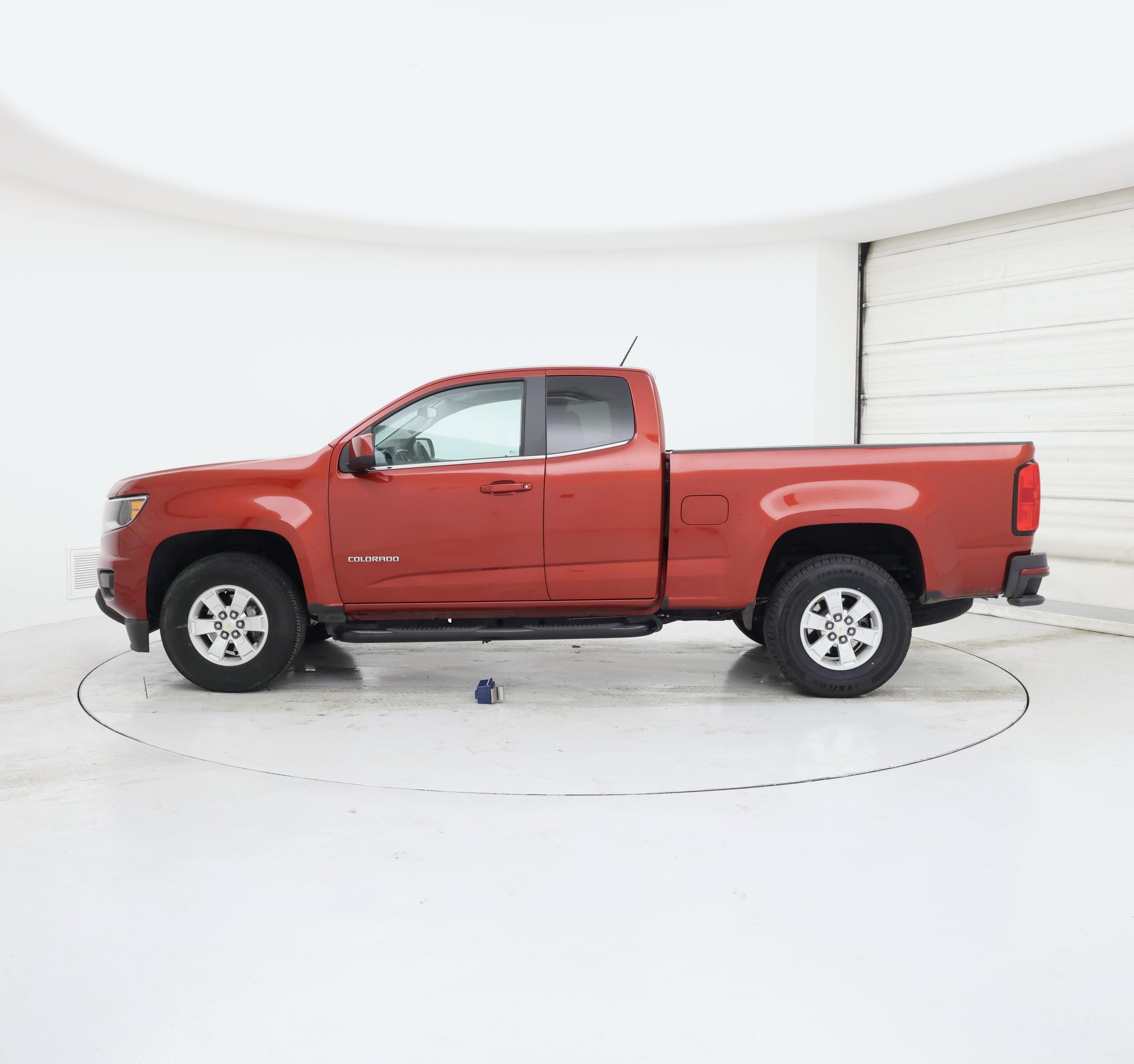 Thumbnail: 2016 Chevrolet Colorado - 3